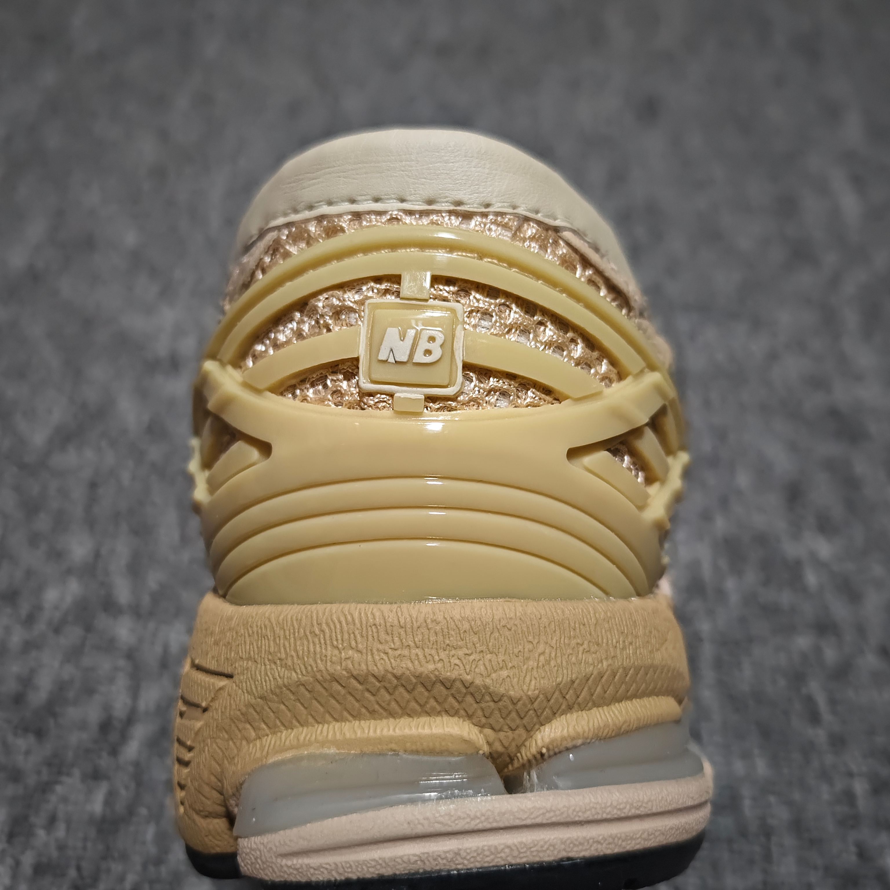  New Balance 新百伦 复古休闲跑步鞋 U1906LNU 尺码：36 37 37.5 38 3