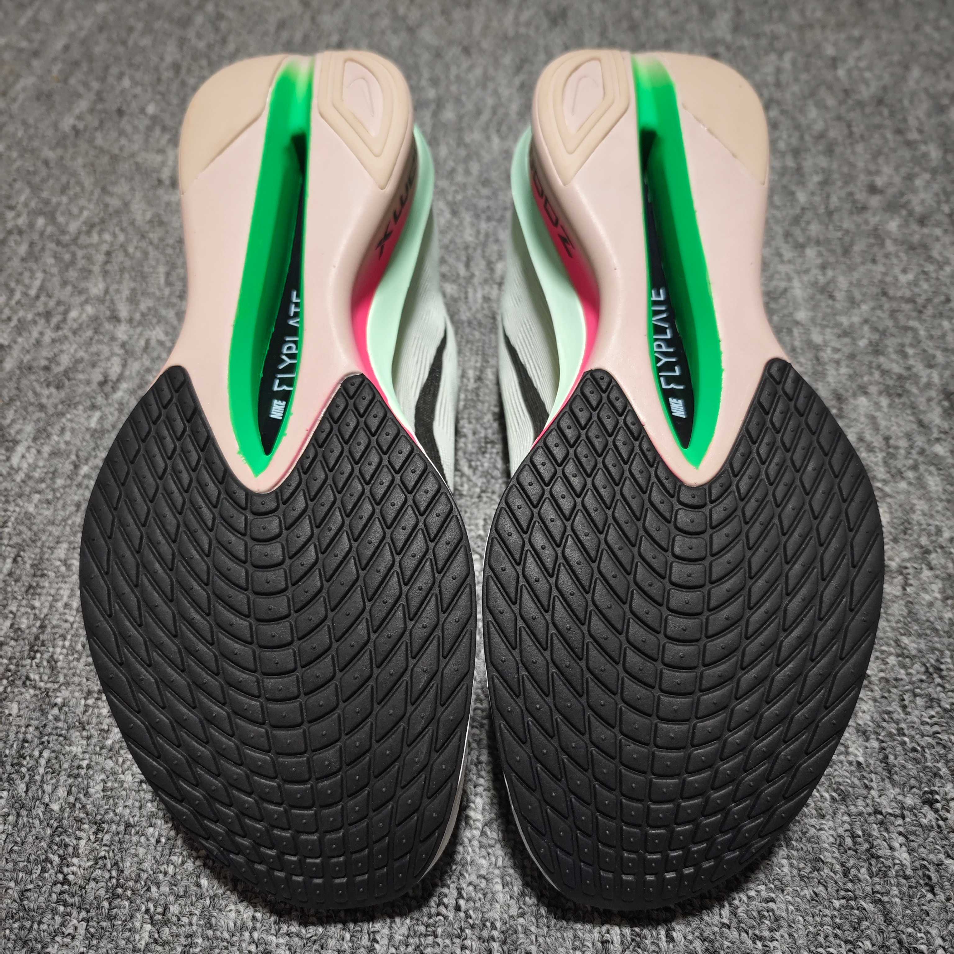  NK Vaporfly Next %4 超轻网面跑步鞋 HF6414-101 尺码：36 36.5 3