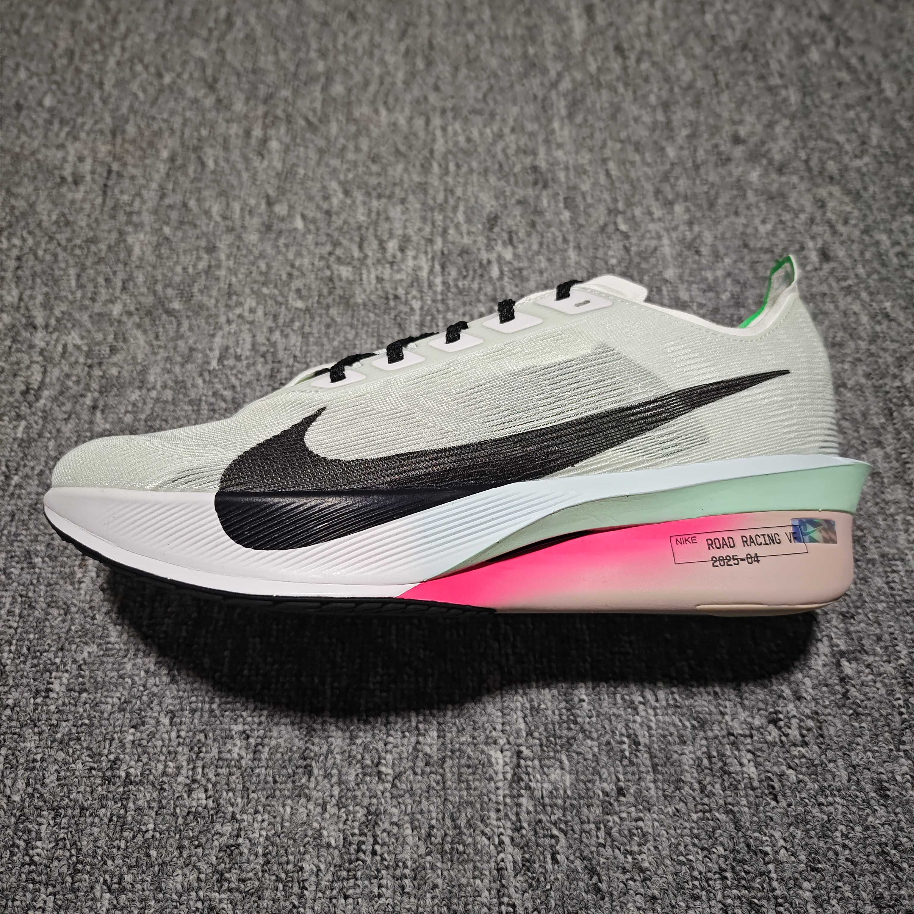  NK Vaporfly Next %4 超轻网面跑步鞋 HF6414-101 尺码：36 36.5 3