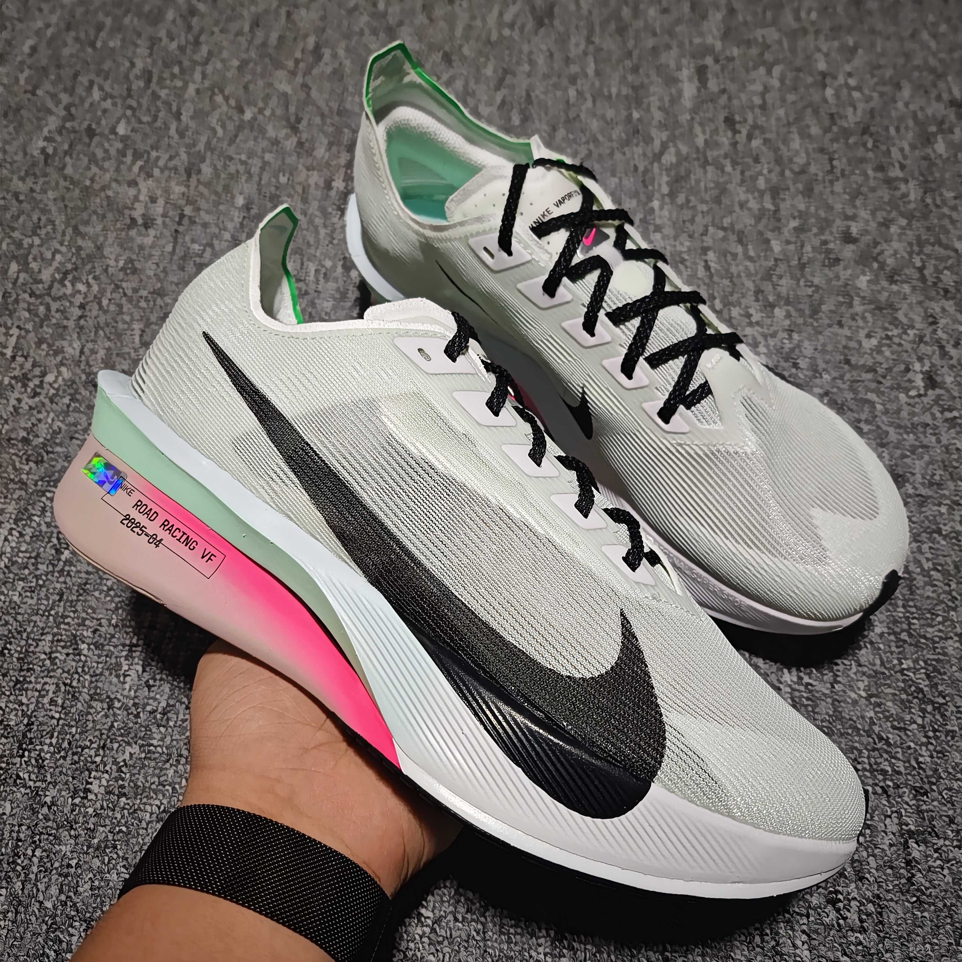  NK Vaporfly Next %4 超轻网面跑步鞋 HF6414-101 尺码：36 36.5 3