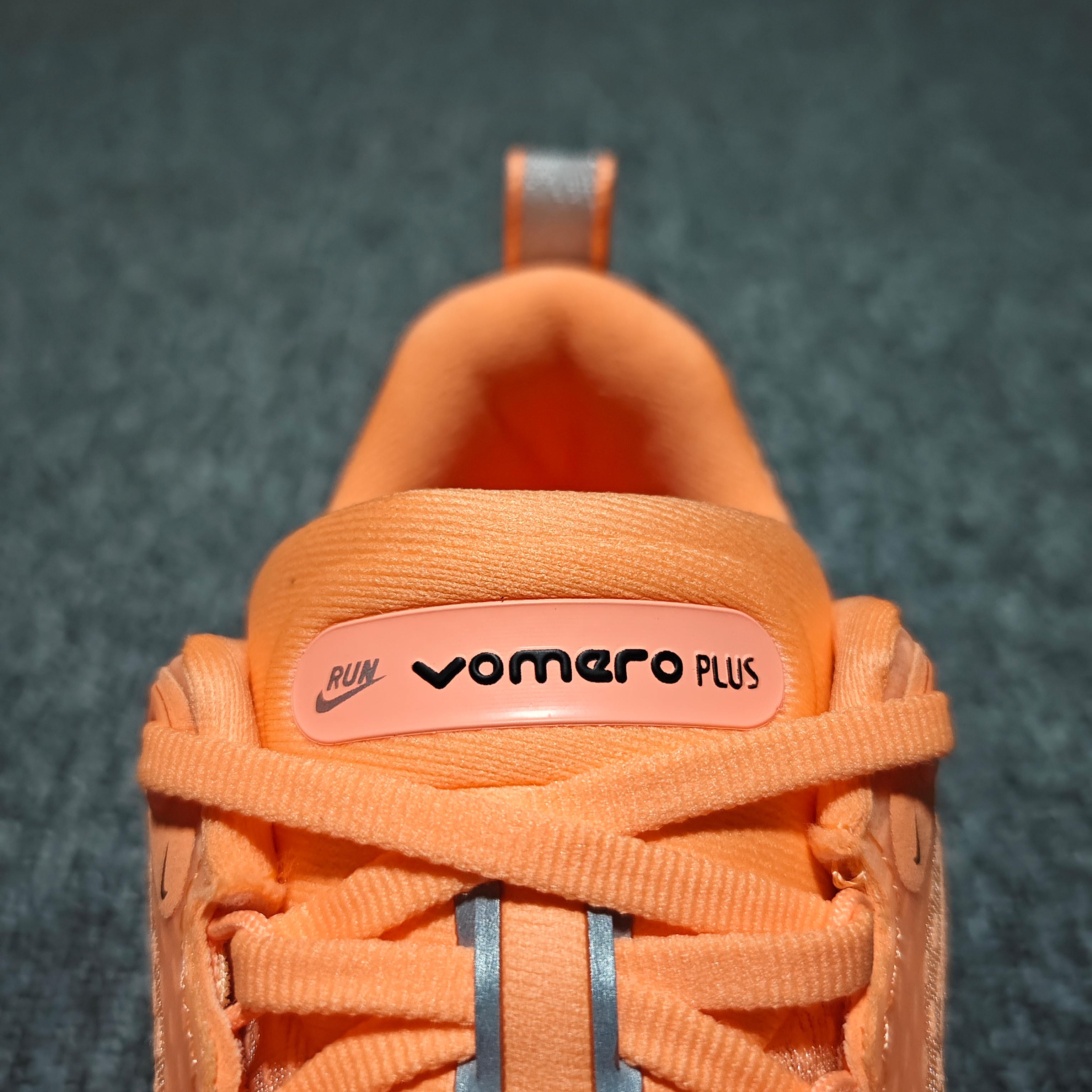  NK Vomero Plus 网面透气跑步鞋 HV8150-801 尺码：36 36.5 37.5 3