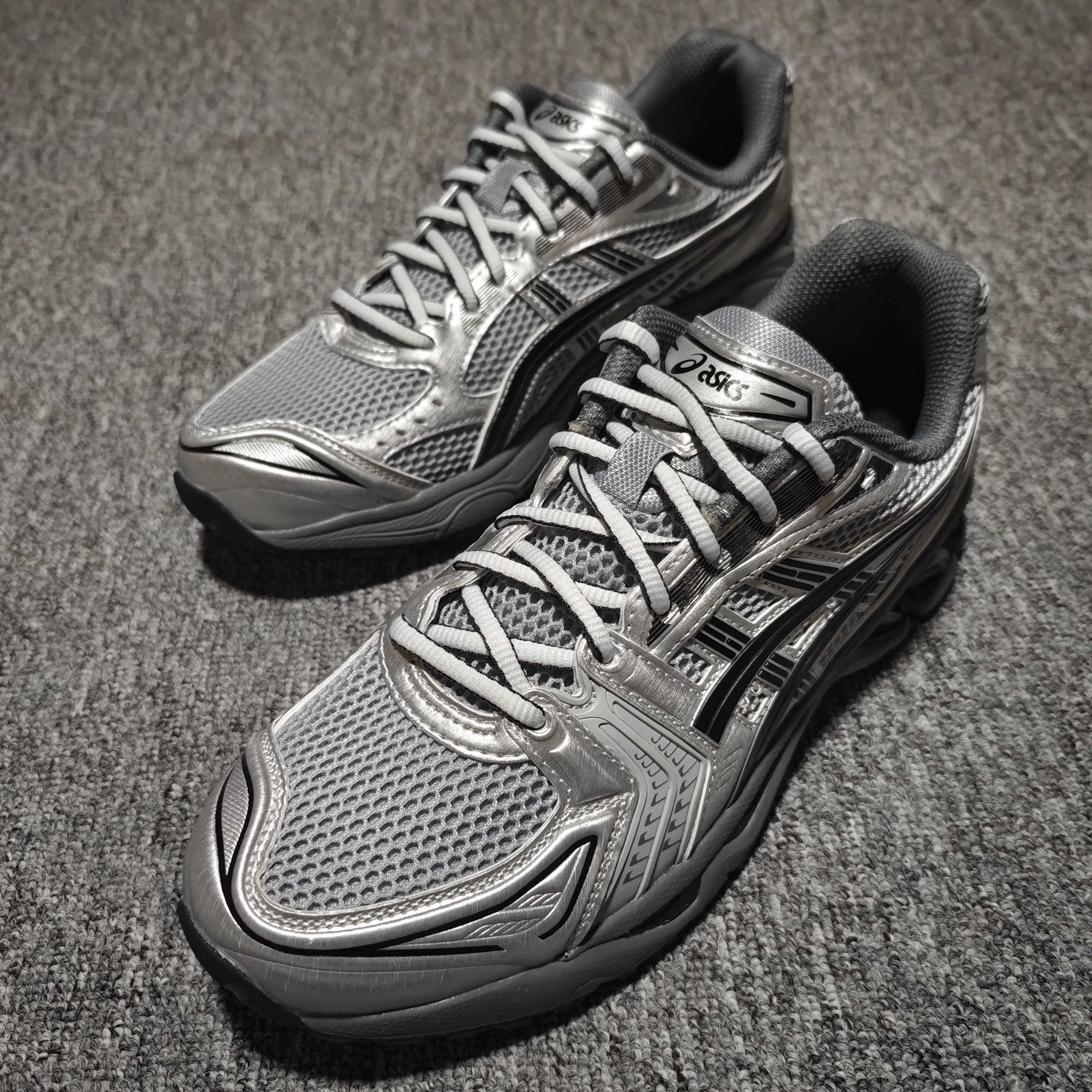  Asics 亚瑟士 GEL-Kayano 14 低帮运动休闲跑步鞋 1203A706-020 平台专供