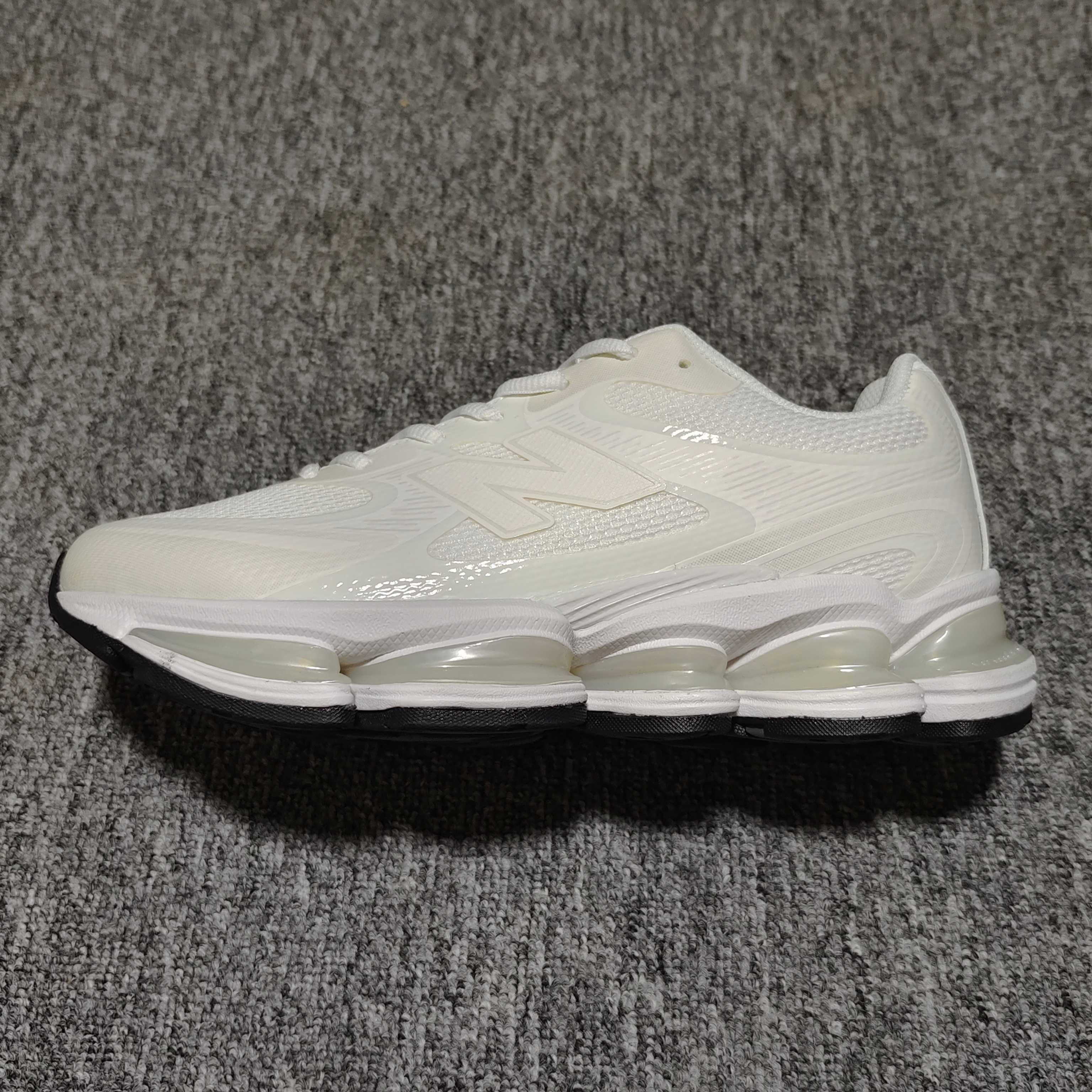   New Balance 新百伦 网面休闲鞋 U2000ETD 新版本出货 尺码 ：36 37 37.