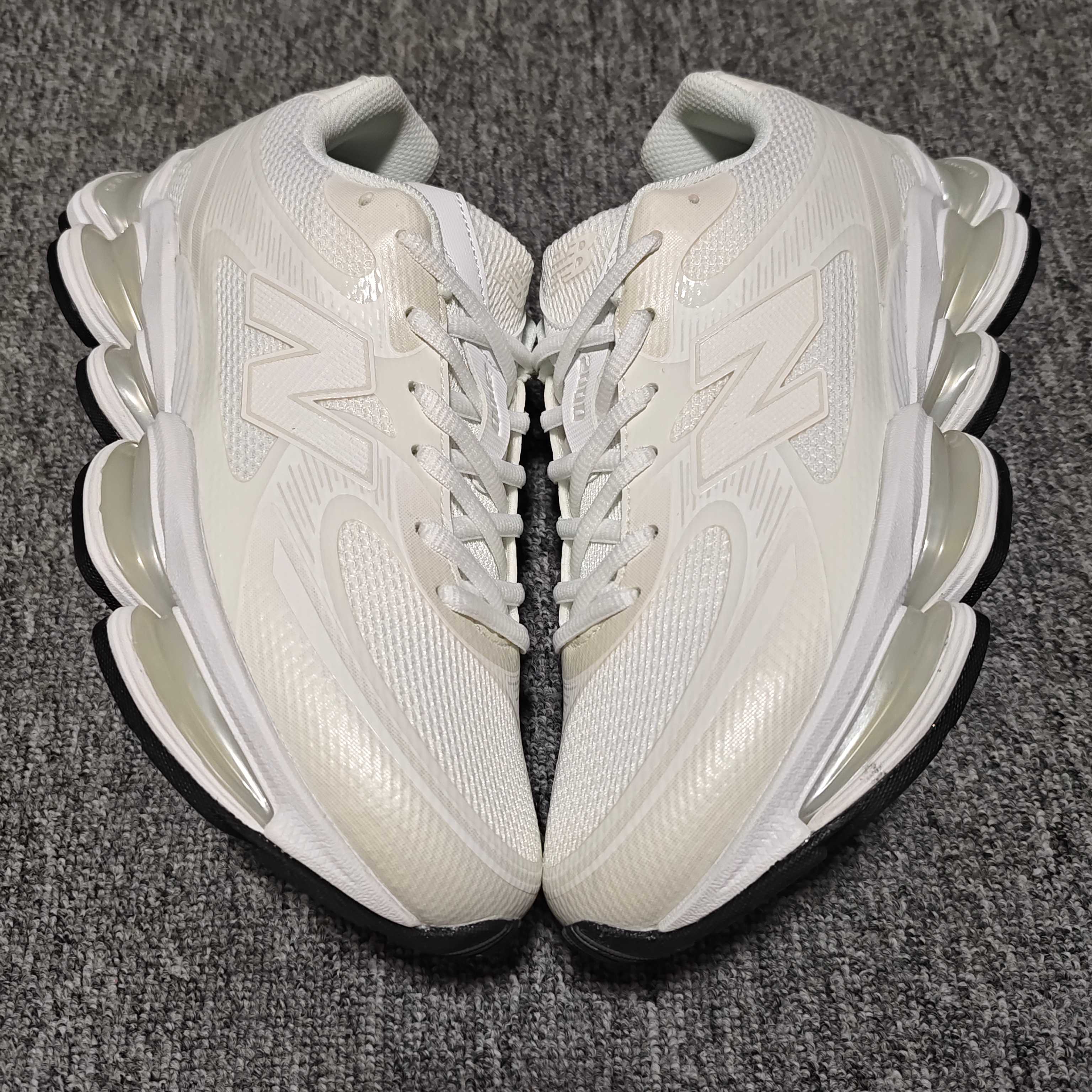   New Balance 新百伦 网面休闲鞋 U2000ETD 新版本出货 尺码 ：36 37 37.
