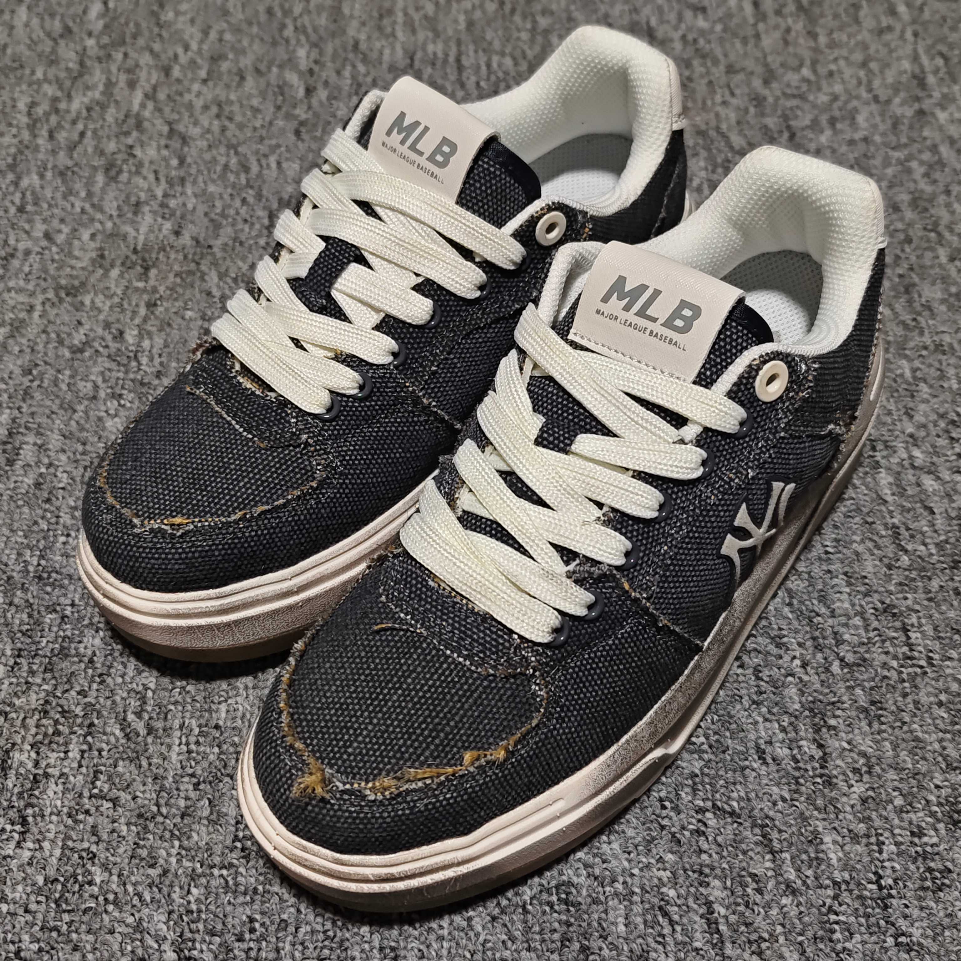   MLB Chunky Liner Denim Vintage 低帮休闲运动鞋 尺码：35 36 36