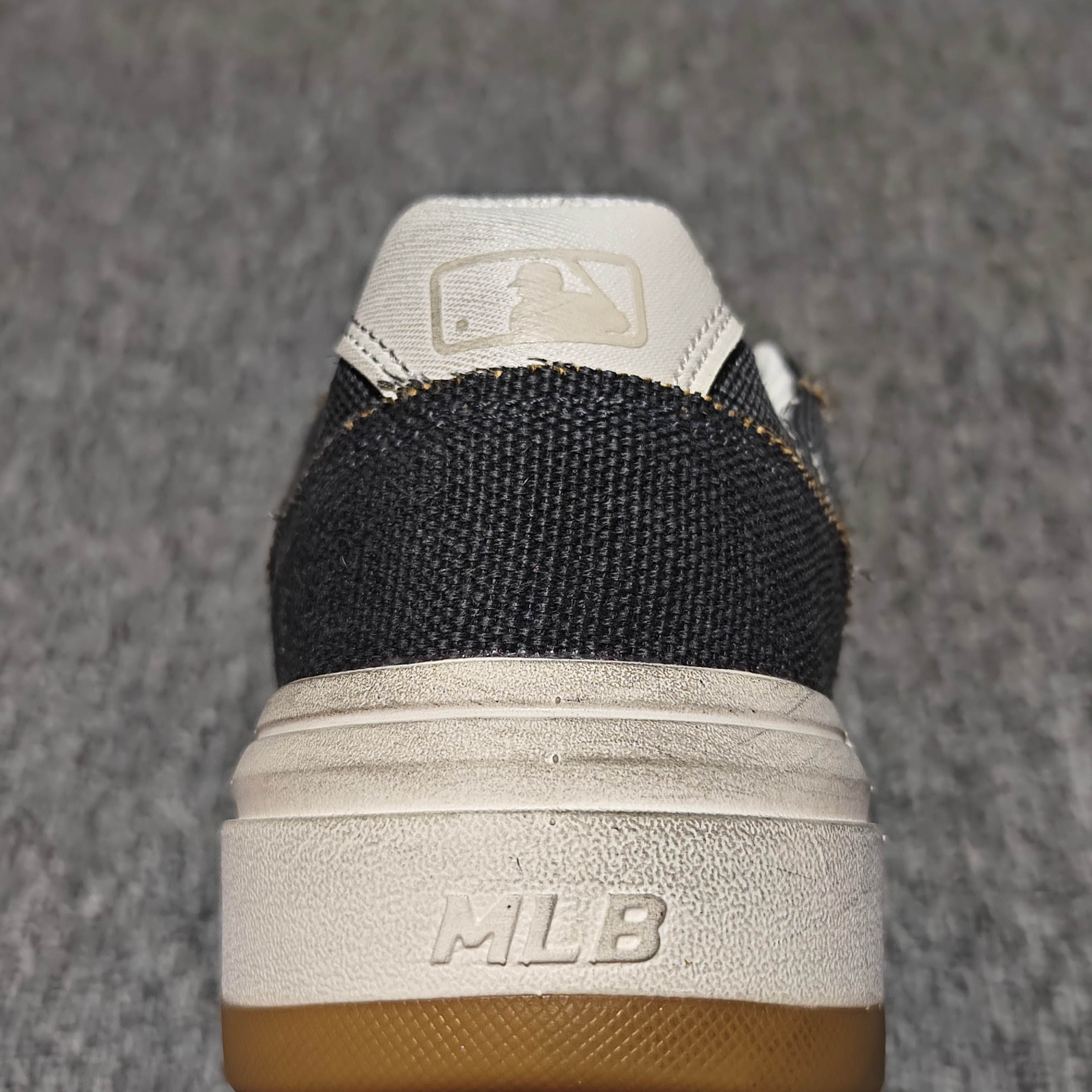   MLB Chunky Liner Denim Vintage 低帮休闲运动鞋 尺码：35 36 36