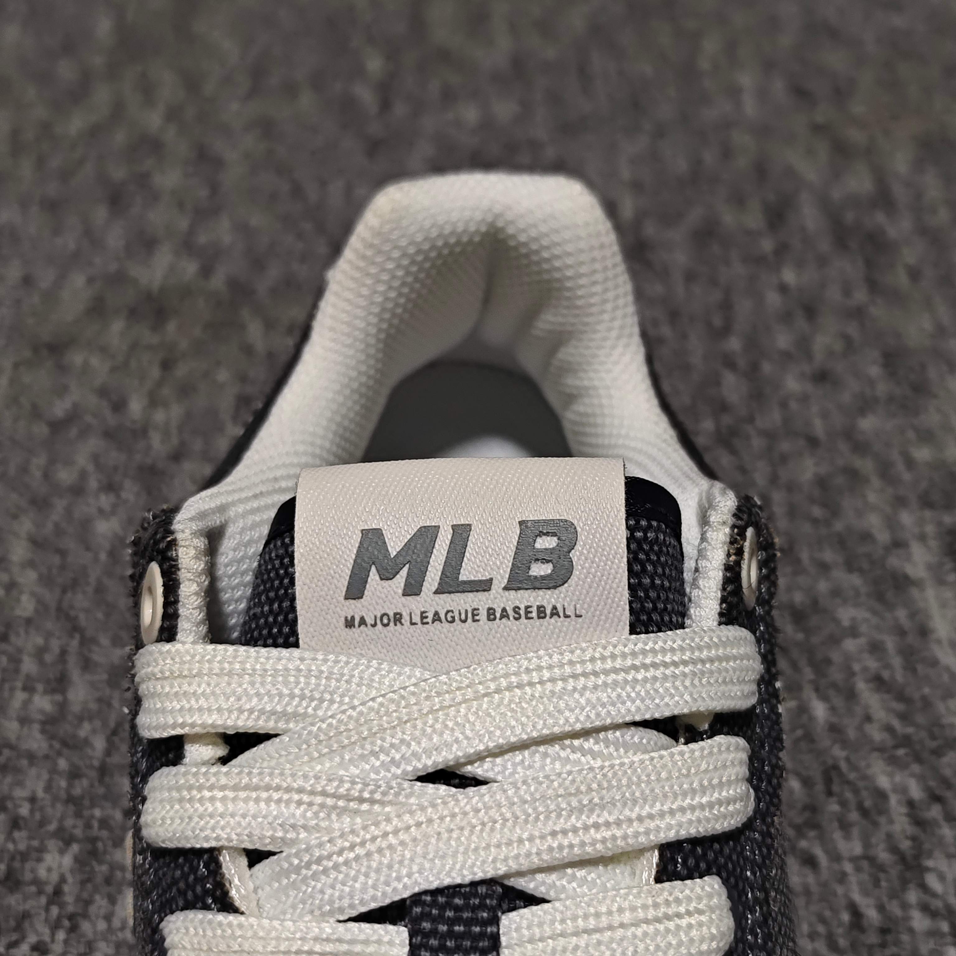   MLB Chunky Liner Denim Vintage 低帮休闲运动鞋 尺码：35 36 36