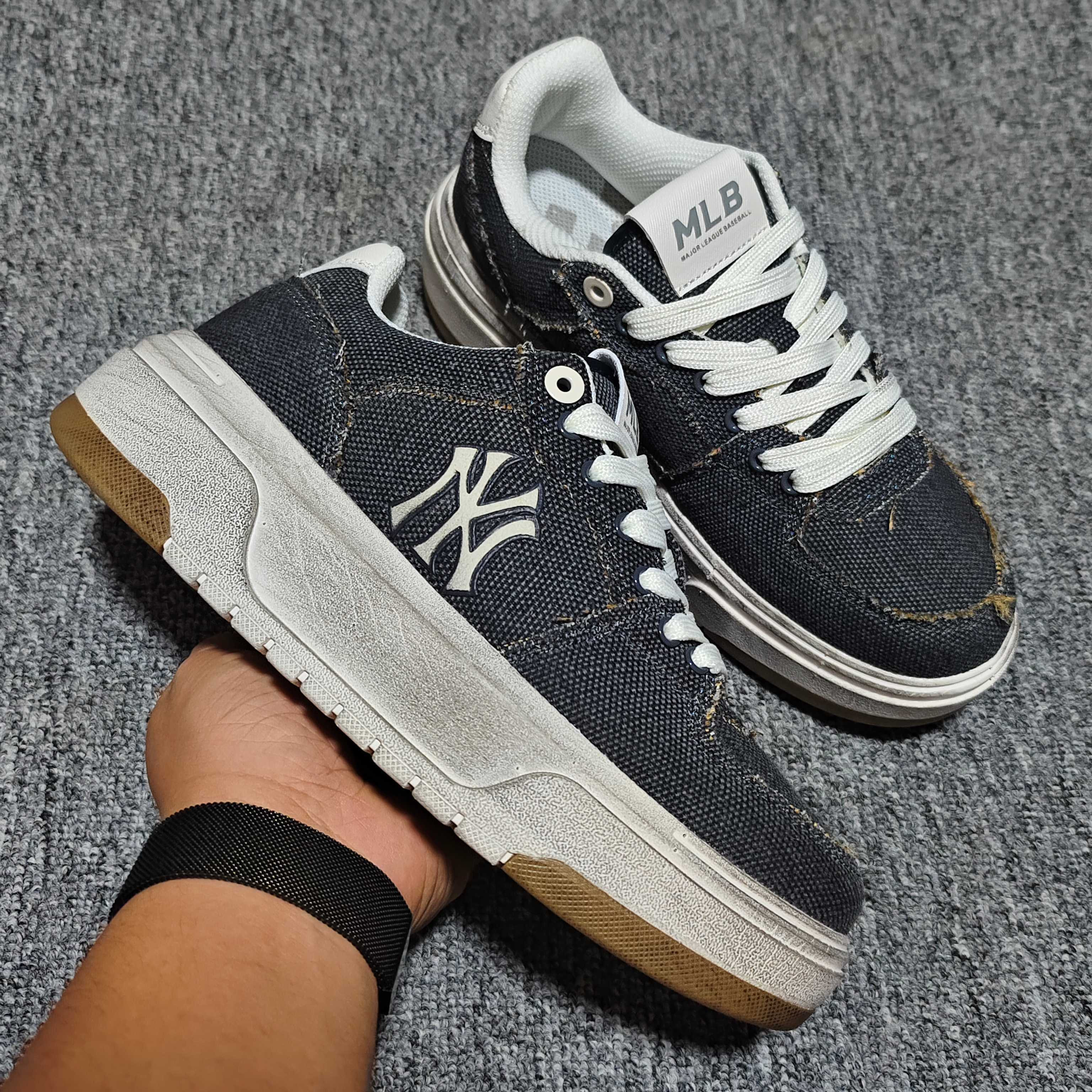   MLB Chunky Liner Denim Vintage 低帮休闲运动鞋 尺码：35 36 36