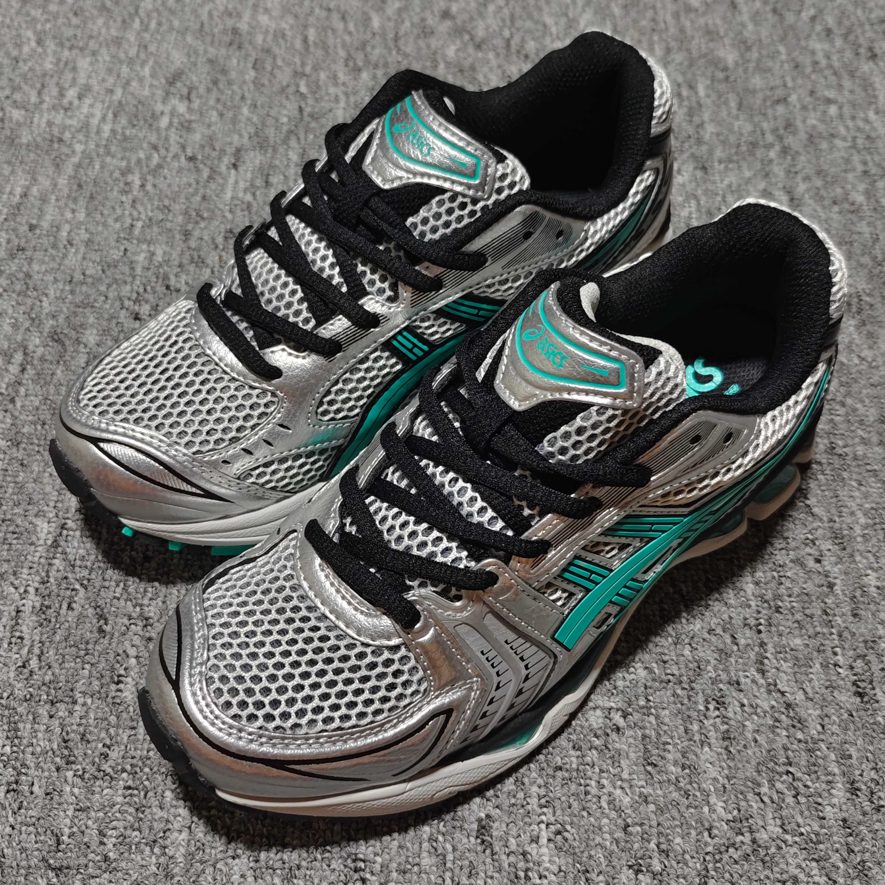   Asics 亚瑟士 GEL-Kayano 14 低帮运动休闲跑步鞋 1203A740-101 尺码：