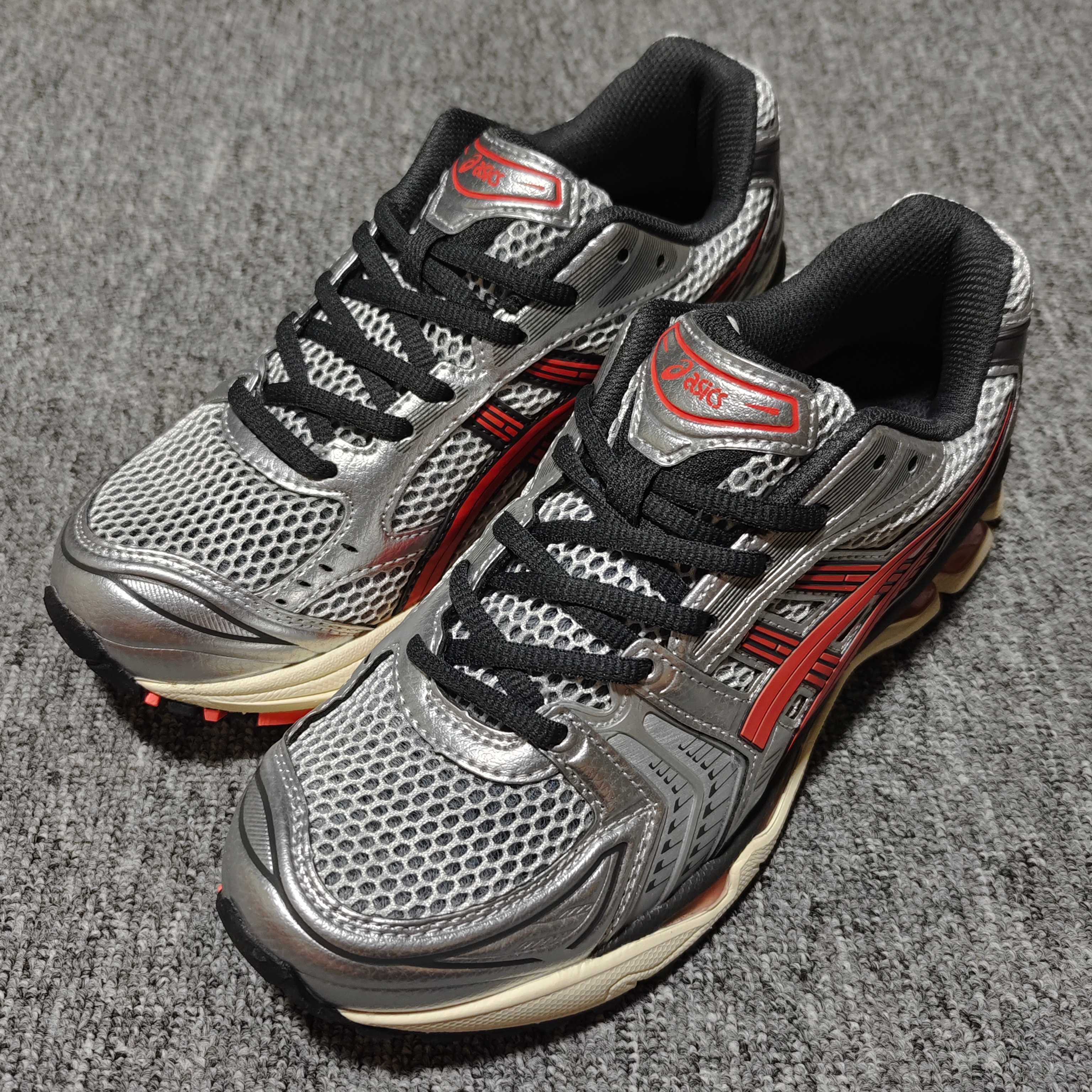   Asics 亚瑟士 GEL-Kayano 14 低帮运动休闲跑步鞋 1203A740-100 尺码：