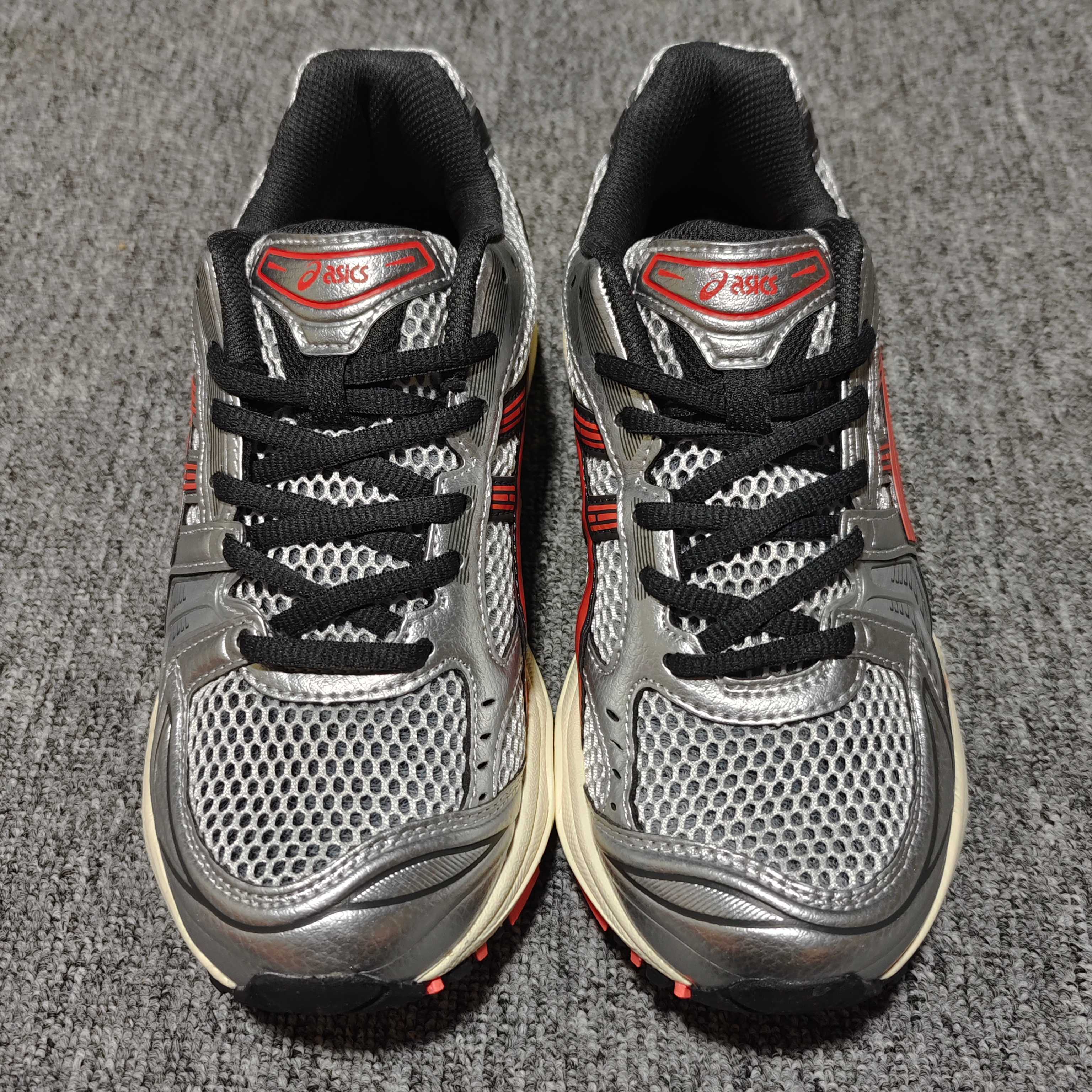   Asics 亚瑟士 GEL-Kayano 14 低帮运动休闲跑步鞋 1203A740-100 尺码：