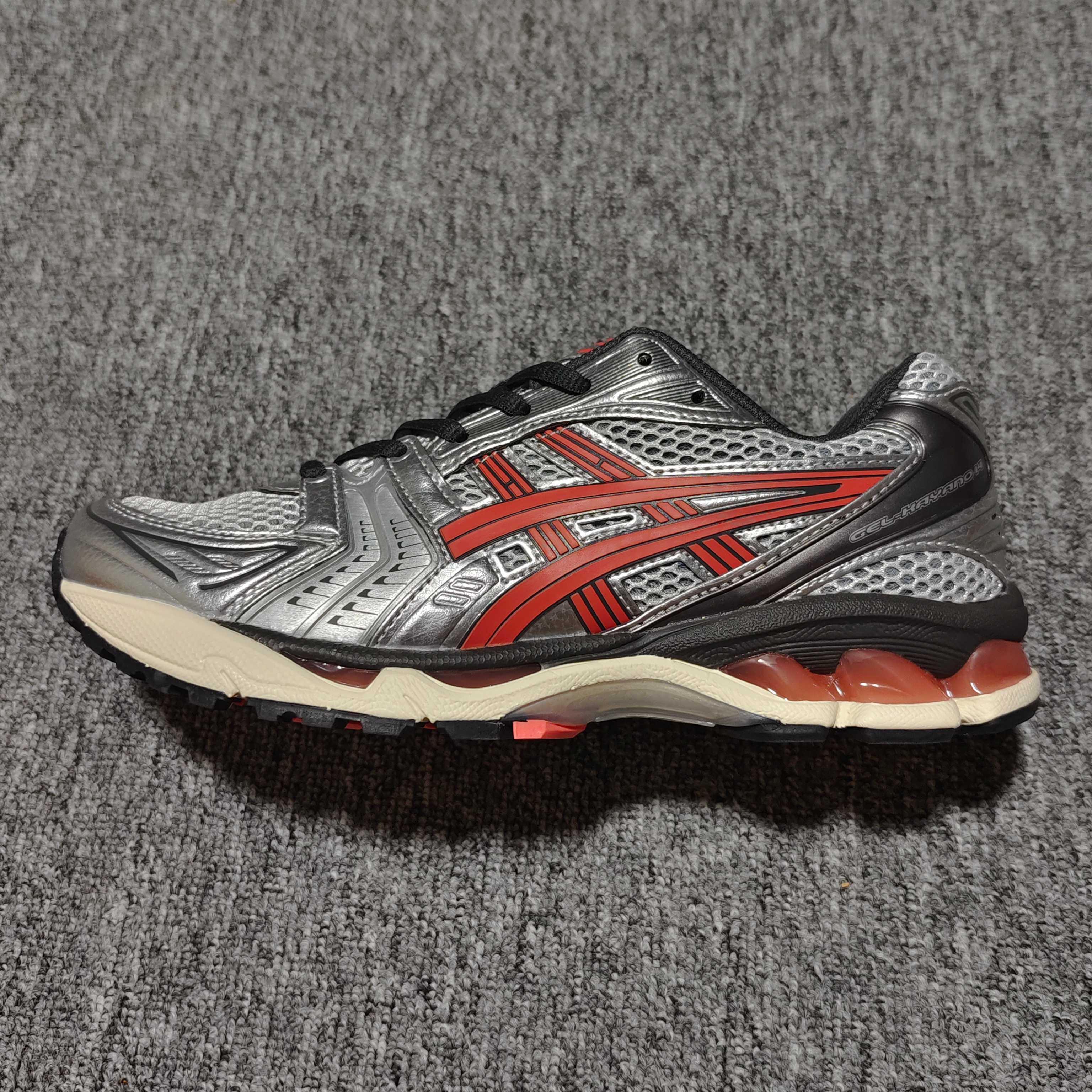   Asics 亚瑟士 GEL-Kayano 14 低帮运动休闲跑步鞋 1203A740-100 尺码：
