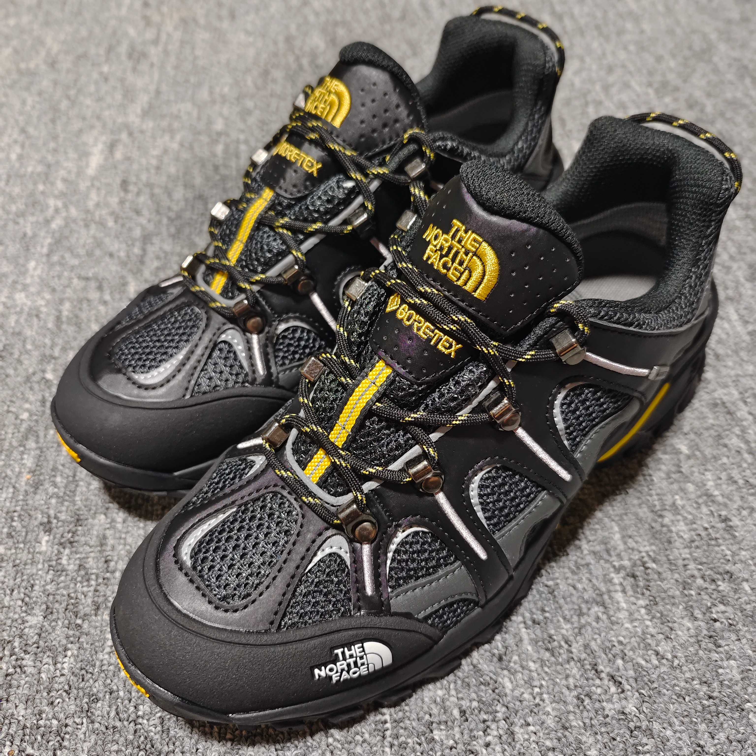   The North Face 北面 Hedgehog 06 越野跑步鞋 搭载超临界发泡中底 尺码：3