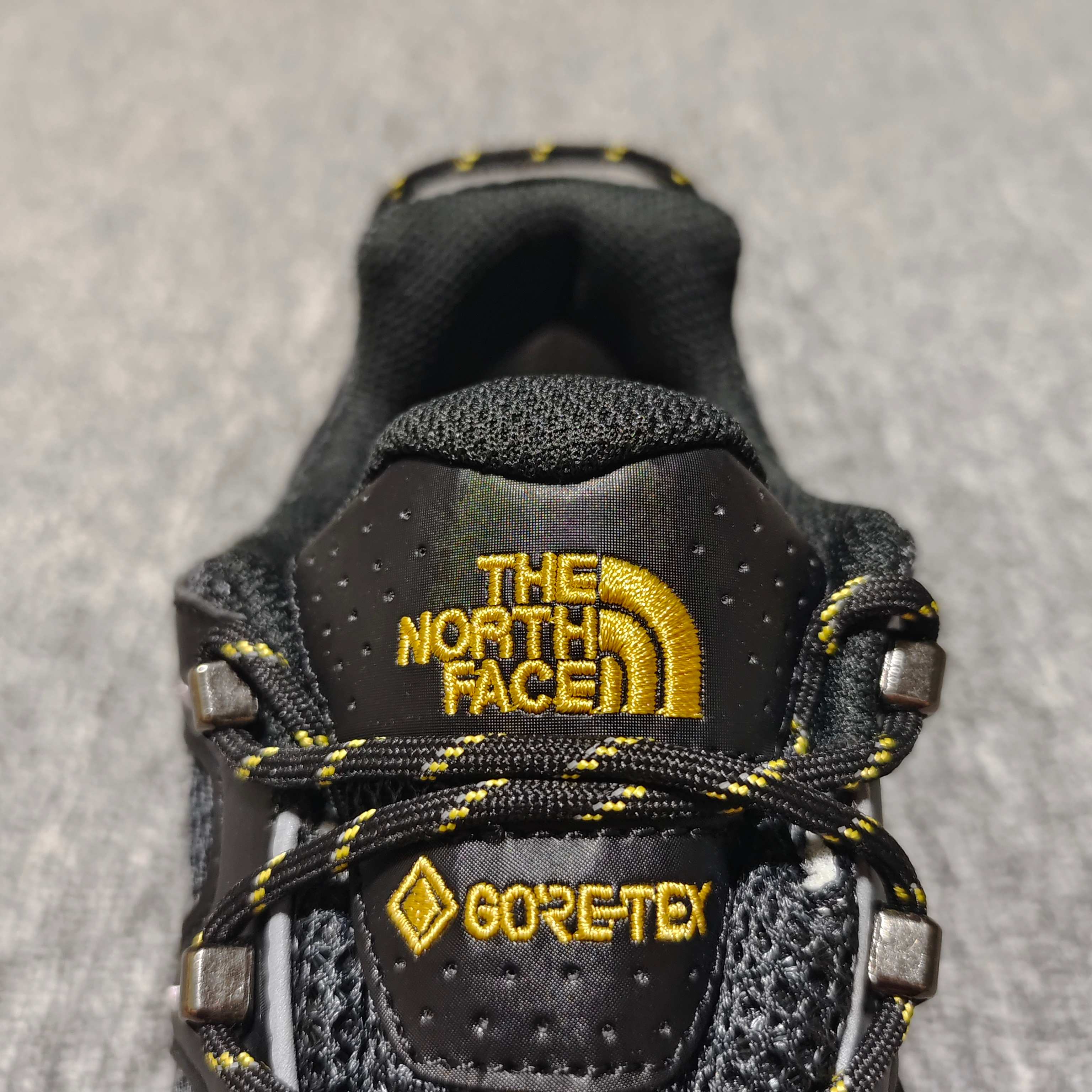   The North Face 北面 Hedgehog 06 越野跑步鞋 搭载超临界发泡中底 尺码：3