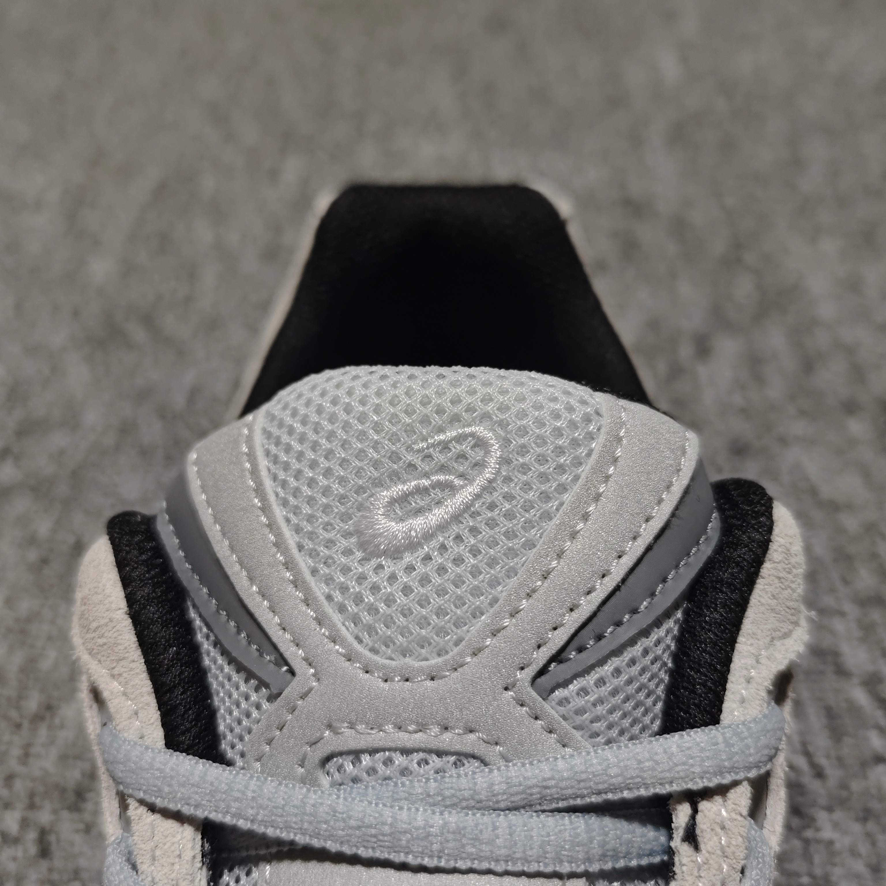   Asics 亚瑟士 GEL-NYC 低帮运动休闲跑步鞋 1203A383-004 外贸平台专供 大厂