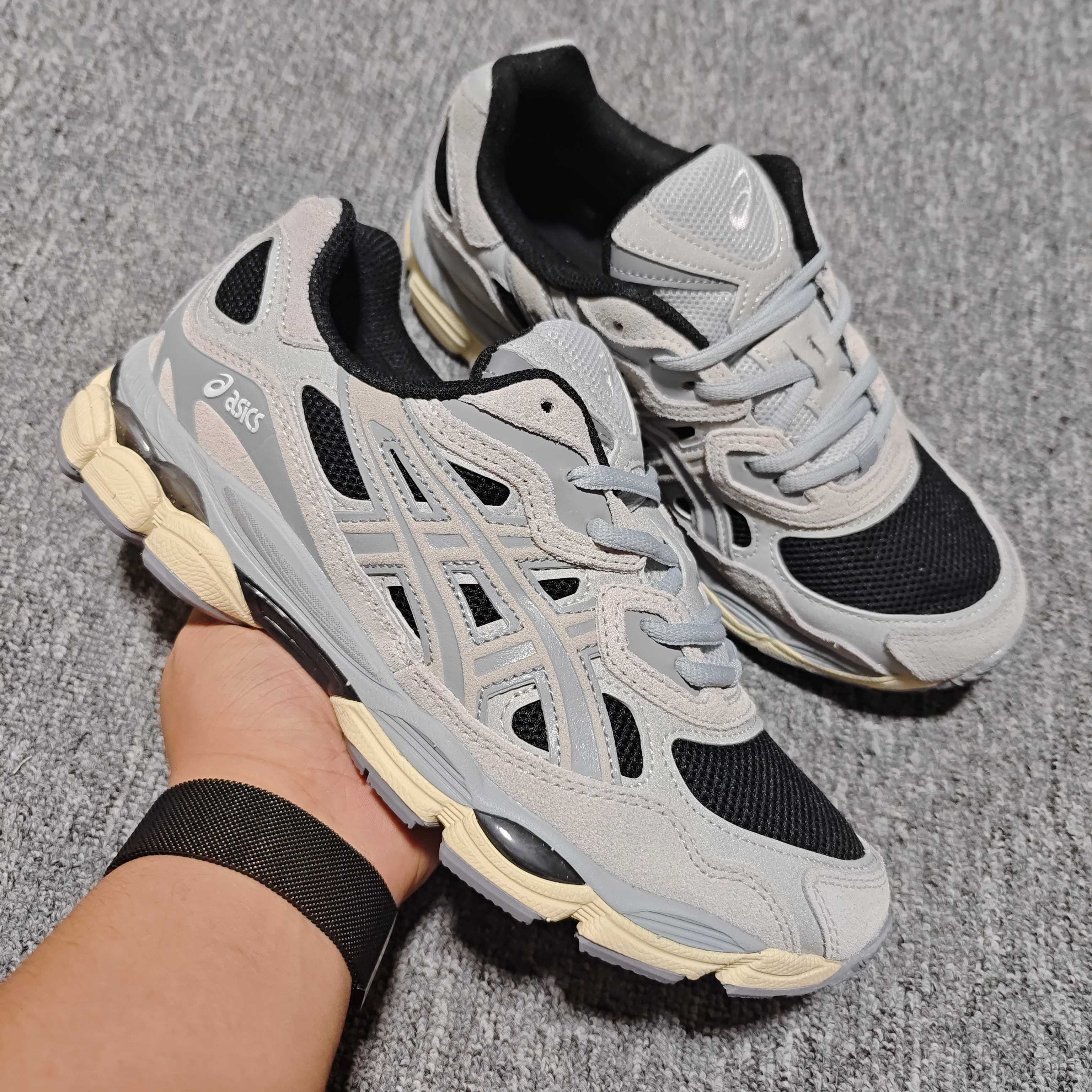   Asics 亚瑟士 GEL-NYC 低帮运动休闲跑步鞋 1203A383-004 外贸平台专供 大厂