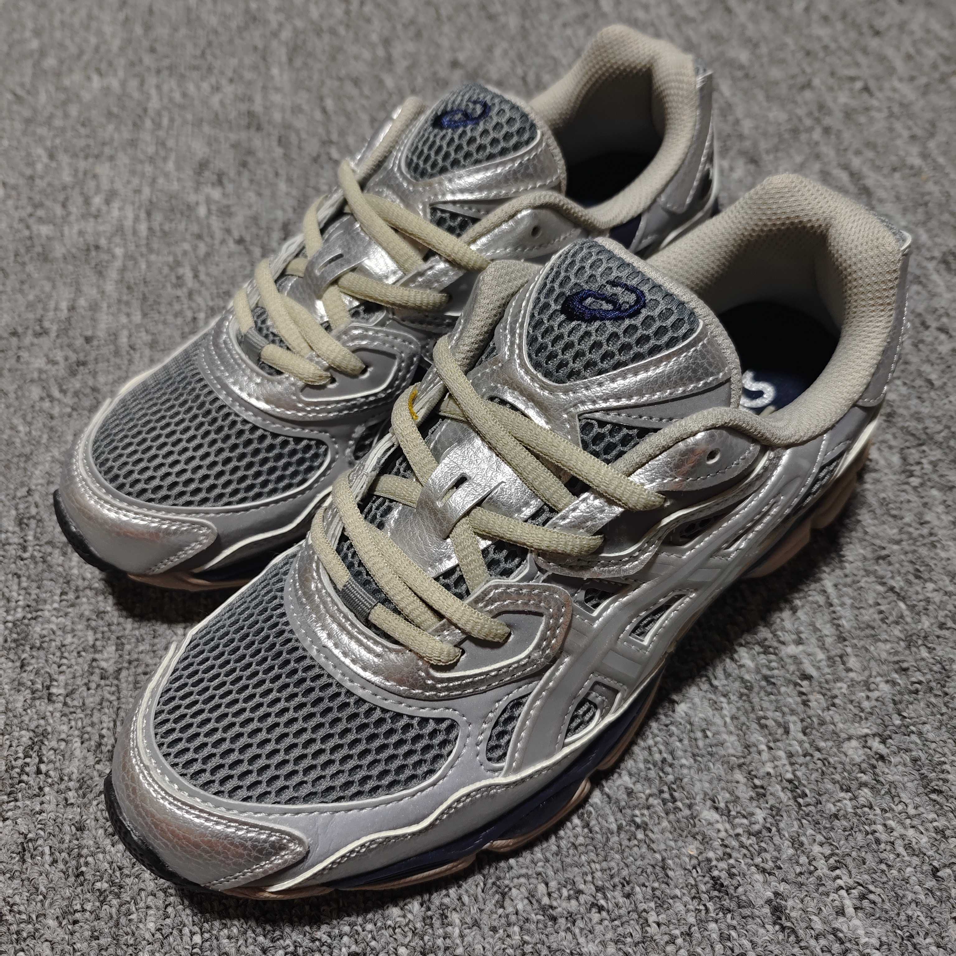   Asics 亚瑟士 GEL-NYC 低帮运动休闲跑步鞋 1203A581-020 外贸平台专供 大厂