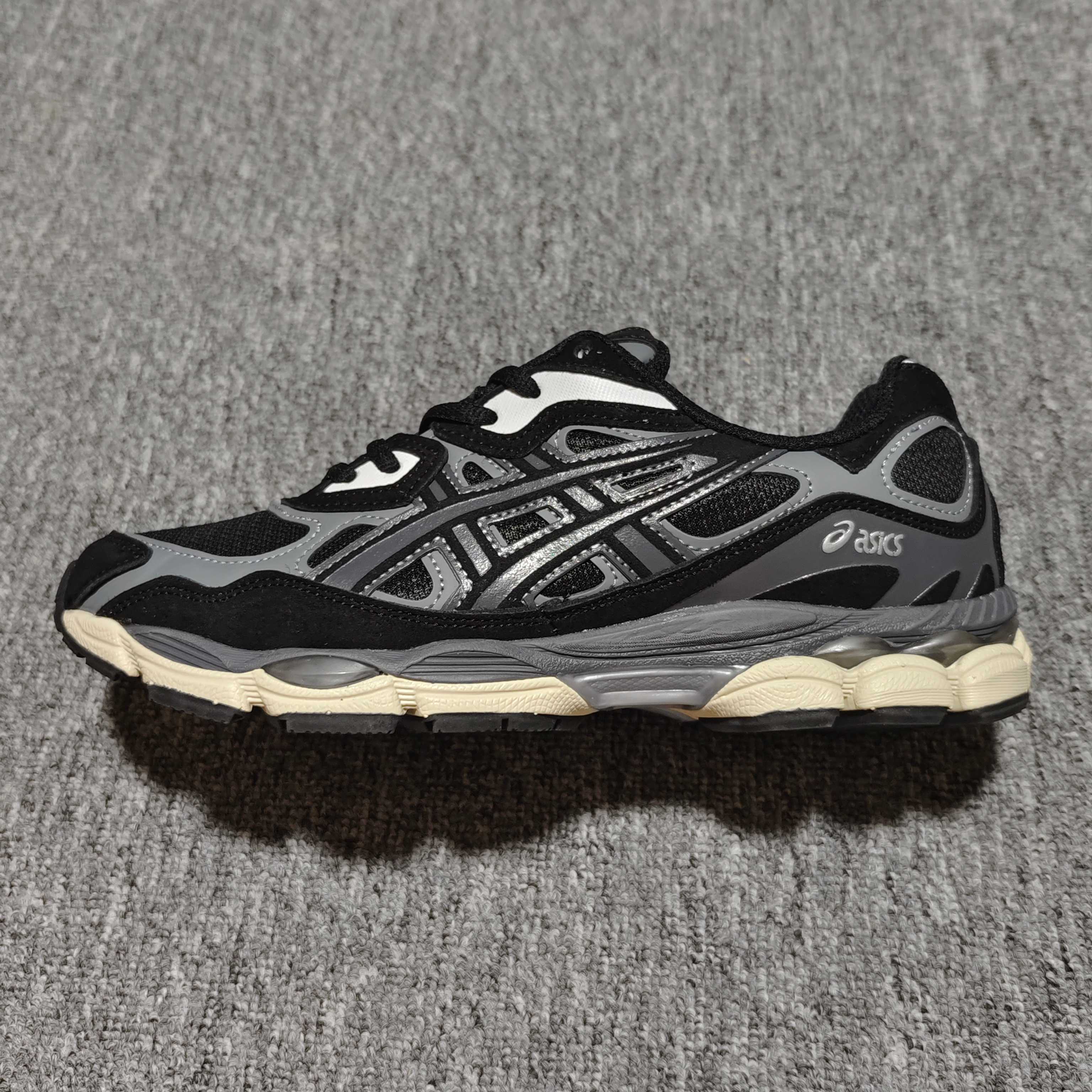   Asics 亚瑟士 GEL-NYC 低帮运动休闲跑步鞋 1203A739-001 外贸平台专供 大厂