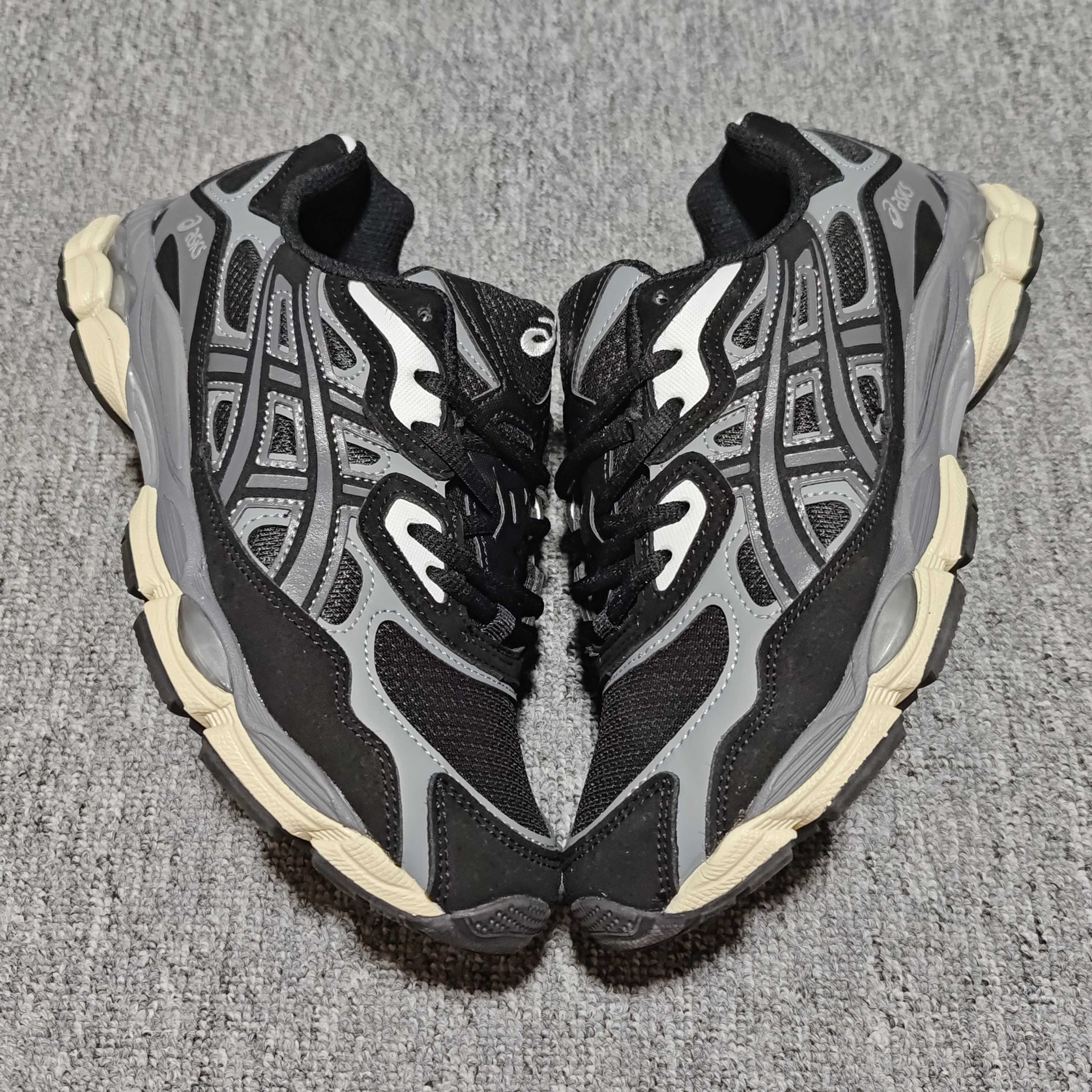   Asics 亚瑟士 GEL-NYC 低帮运动休闲跑步鞋 1203A739-001 外贸平台专供 大厂
