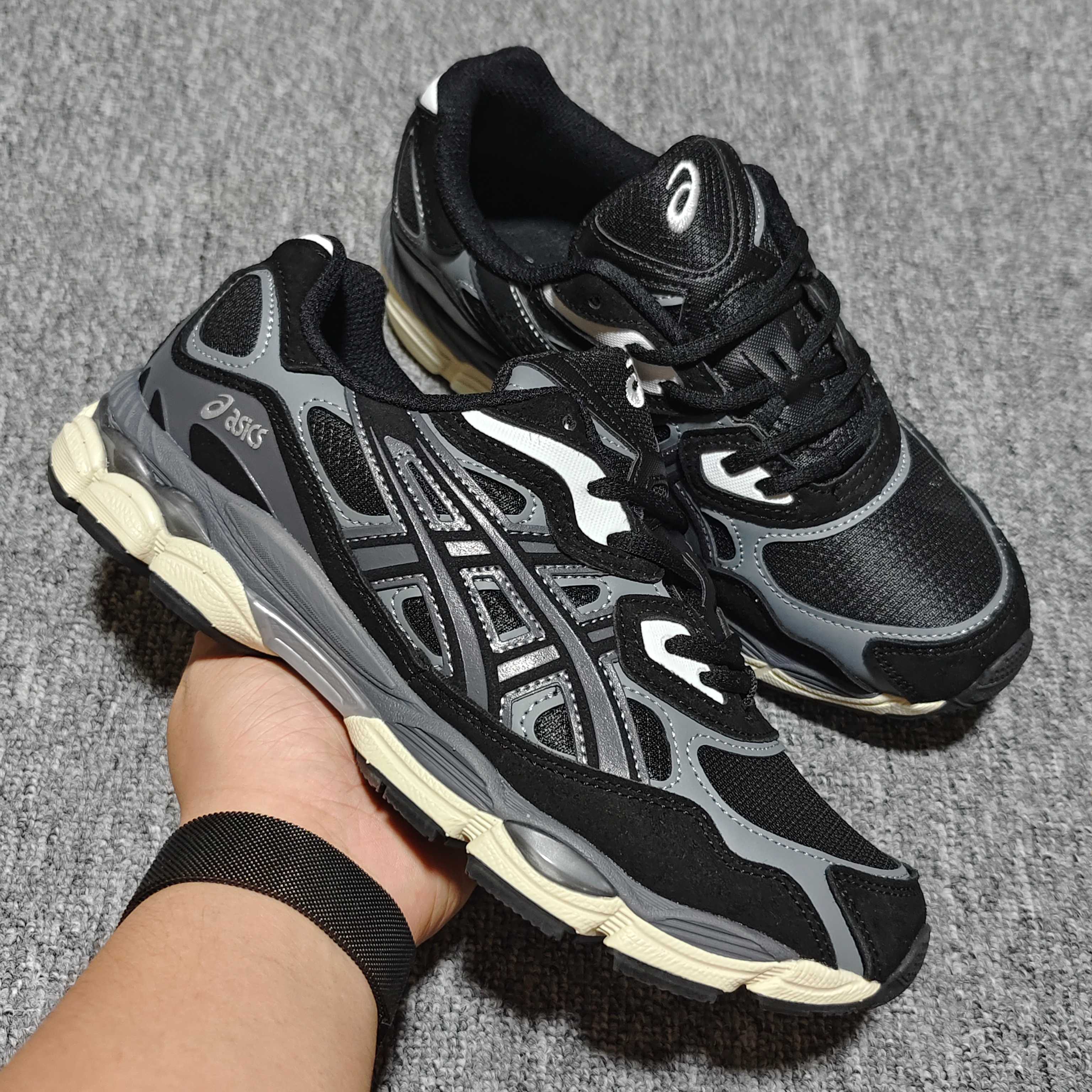   Asics 亚瑟士 GEL-NYC 低帮运动休闲跑步鞋 1203A739-001 外贸平台专供 大厂
