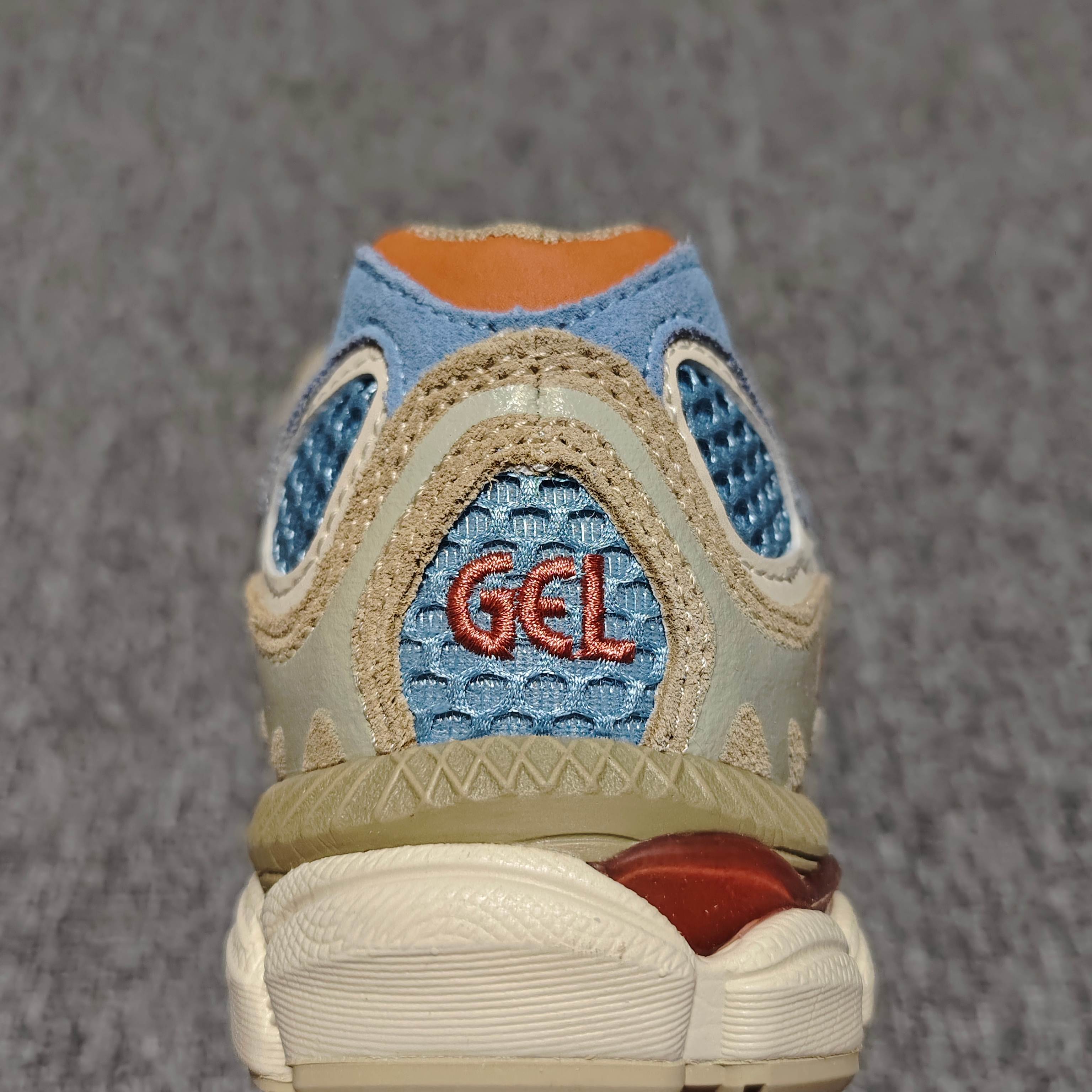   Asics 亚瑟士 GEL-NYC 低帮运动休闲跑步鞋 1203A372-401 外贸平台专供 大厂