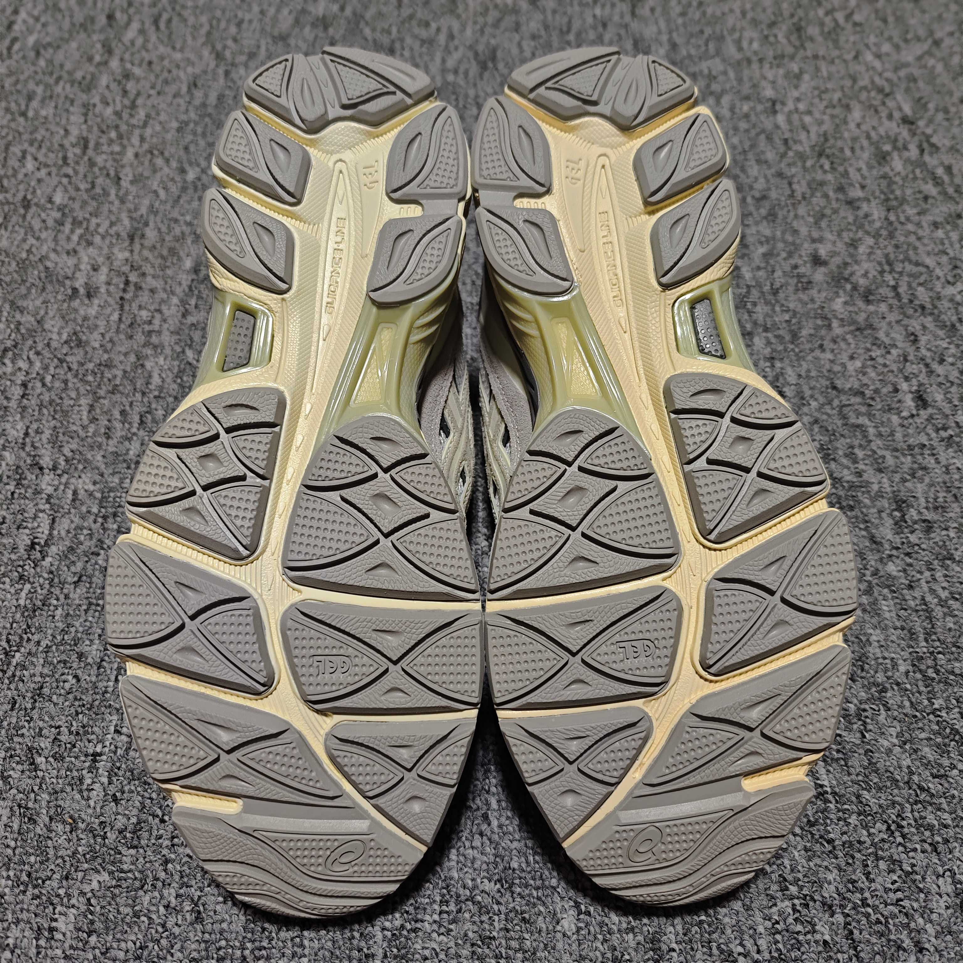   Asics 亚瑟士 GEL-NYC 低帮运动休闲跑步鞋 1201A789-103 外贸平台专供 大厂