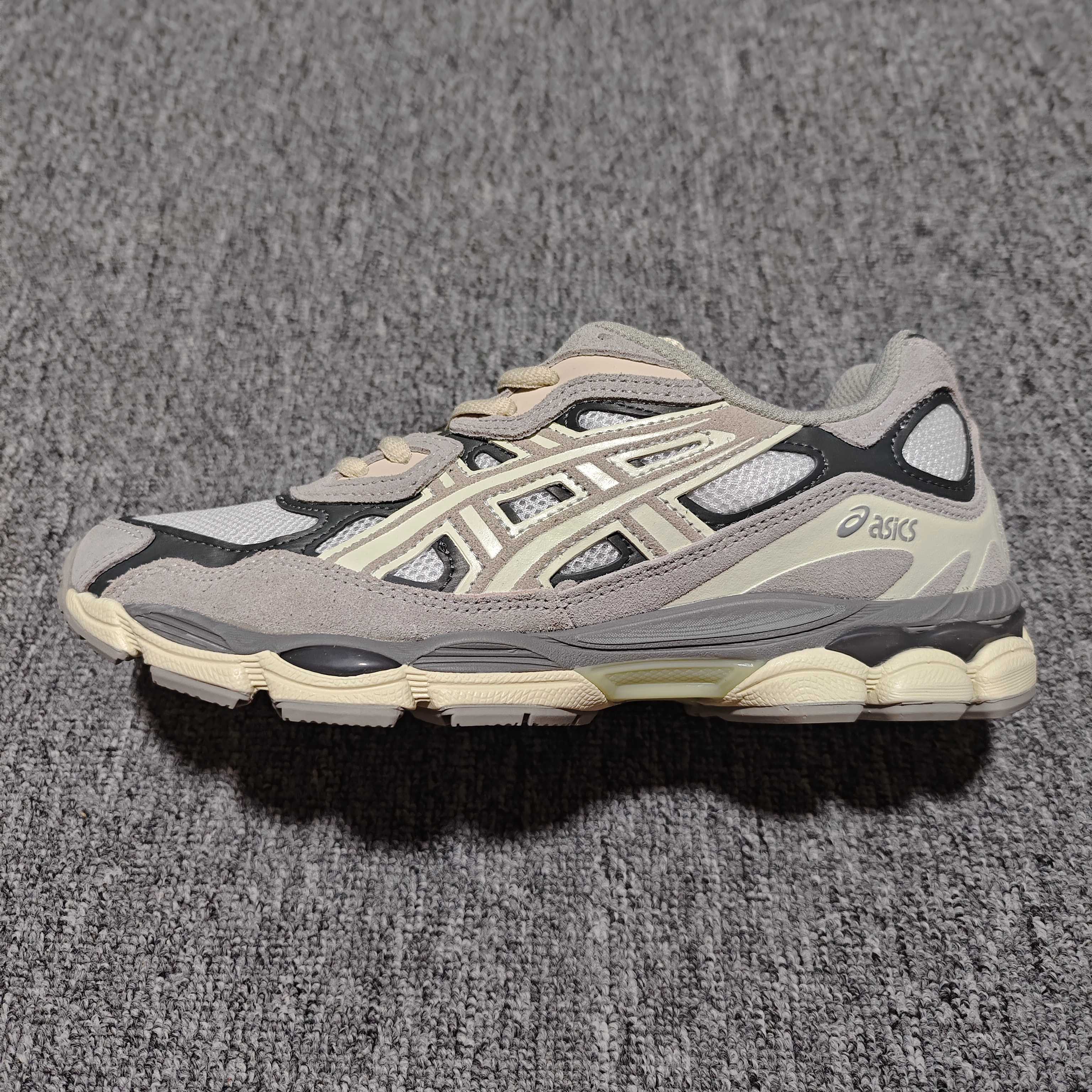   Asics 亚瑟士 GEL-NYC 低帮运动休闲跑步鞋 1201A789-103 外贸平台专供 大厂