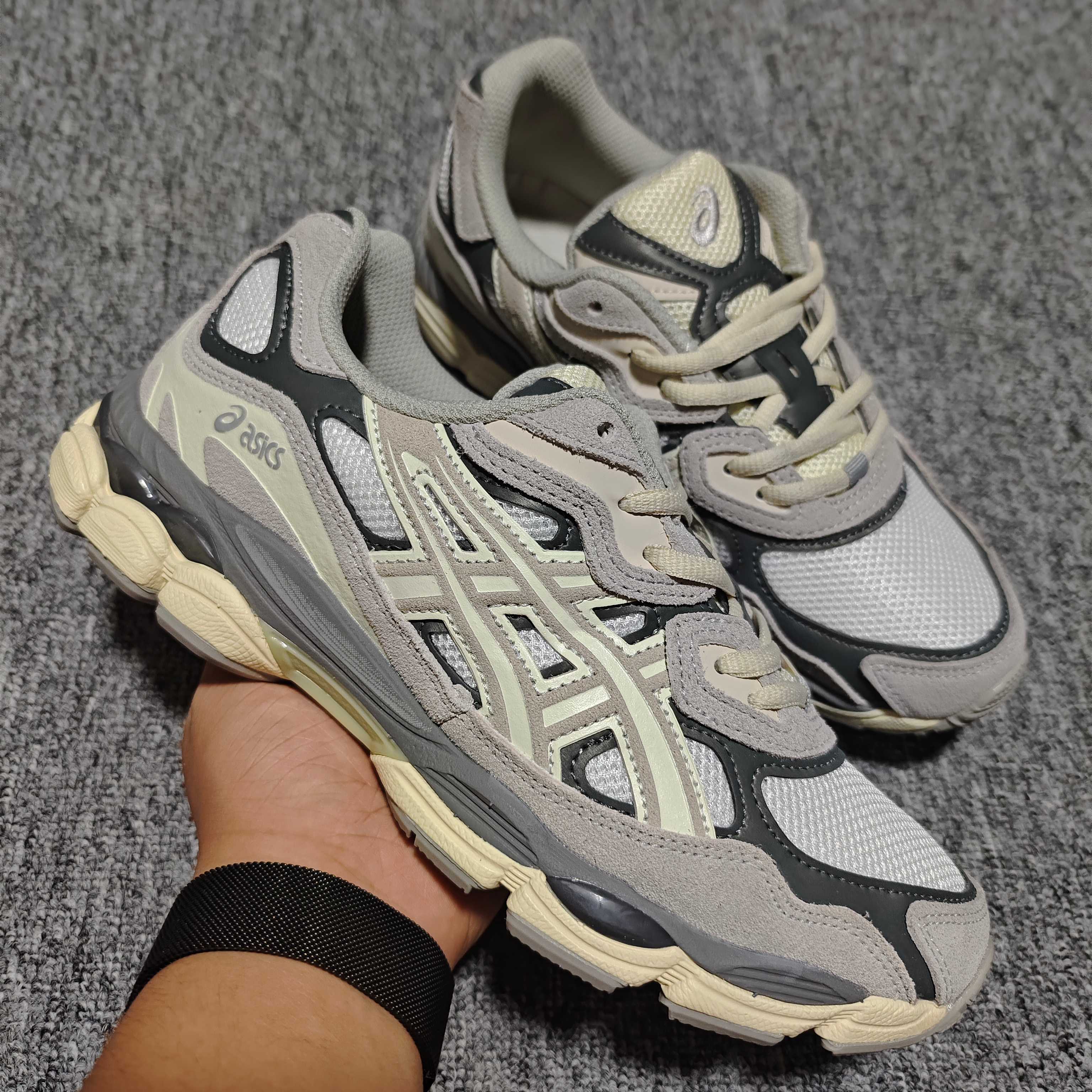  Asics 亚瑟士 GEL-NYC 低帮运动休闲跑步鞋 1201A789-103 外贸平台专供 大厂