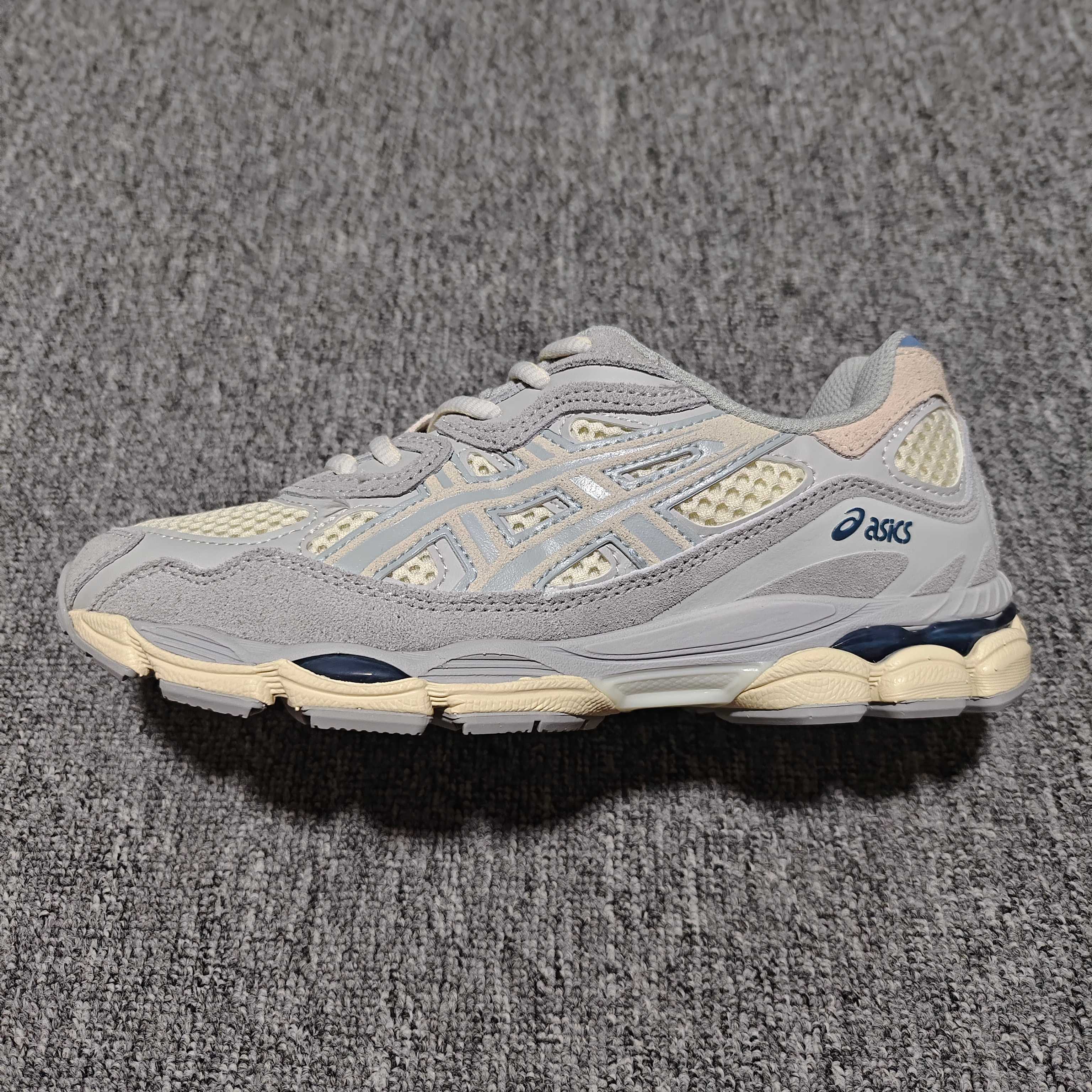   Asics 亚瑟士 GEL-NYC 低帮运动休闲跑步鞋 1203A372-600 外贸平台专供 大厂