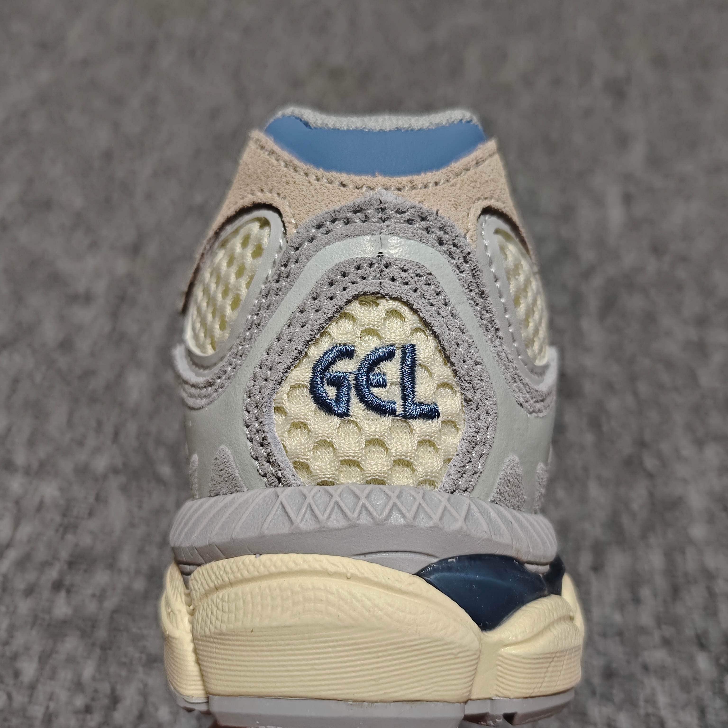   Asics 亚瑟士 GEL-NYC 低帮运动休闲跑步鞋 1203A372-600 外贸平台专供 大厂