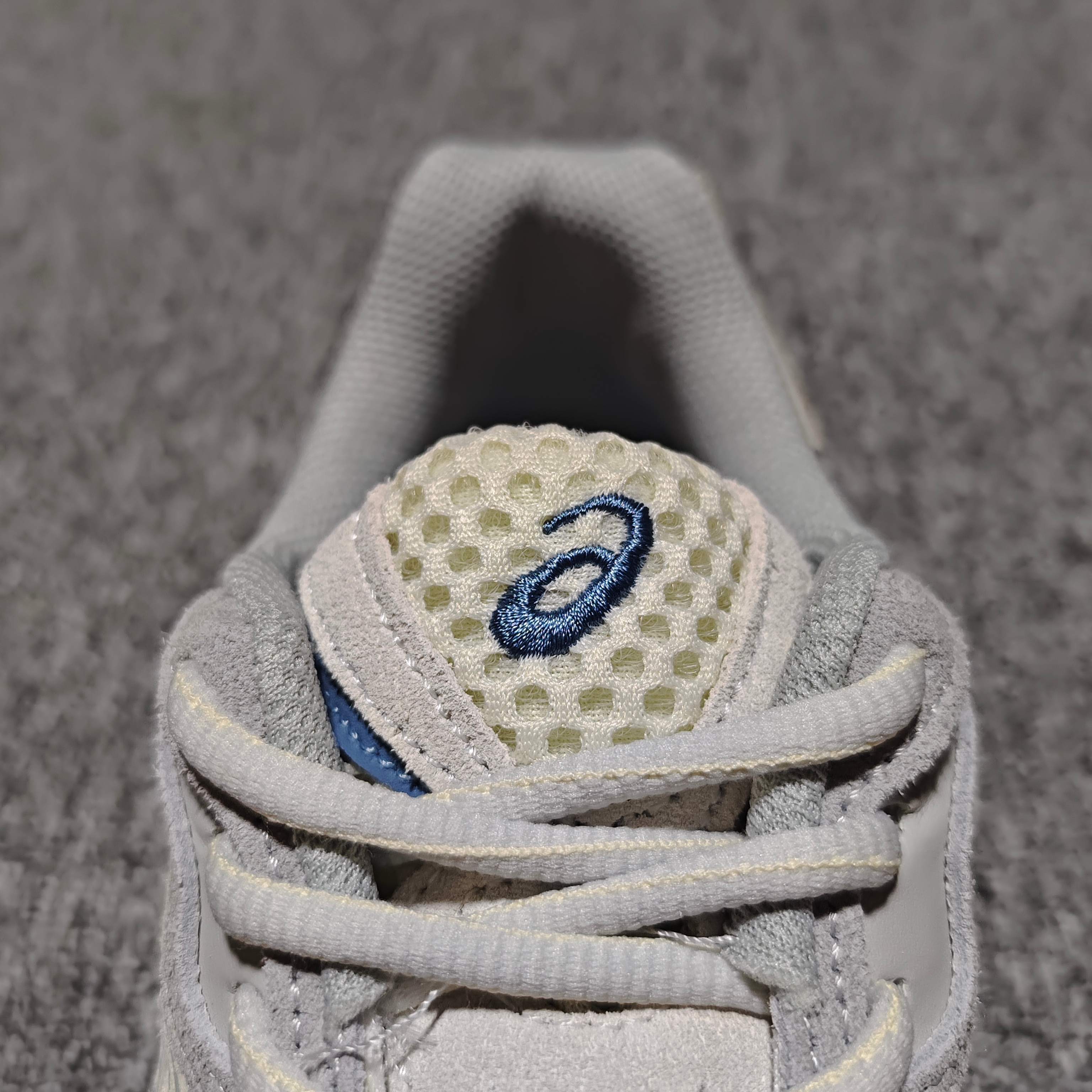   Asics 亚瑟士 GEL-NYC 低帮运动休闲跑步鞋 1203A372-600 外贸平台专供 大厂