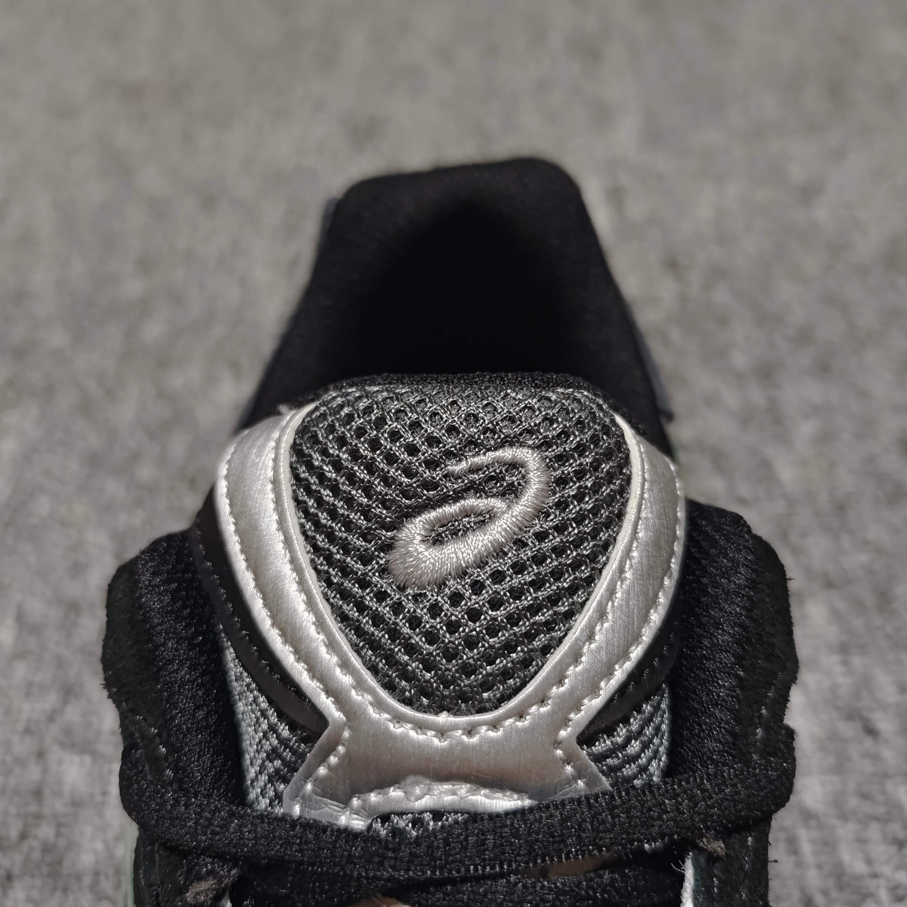   Asics 亚瑟士 GEL-NYC 低帮运动休闲跑步鞋 1201A789-101 外贸平台专供 大厂
