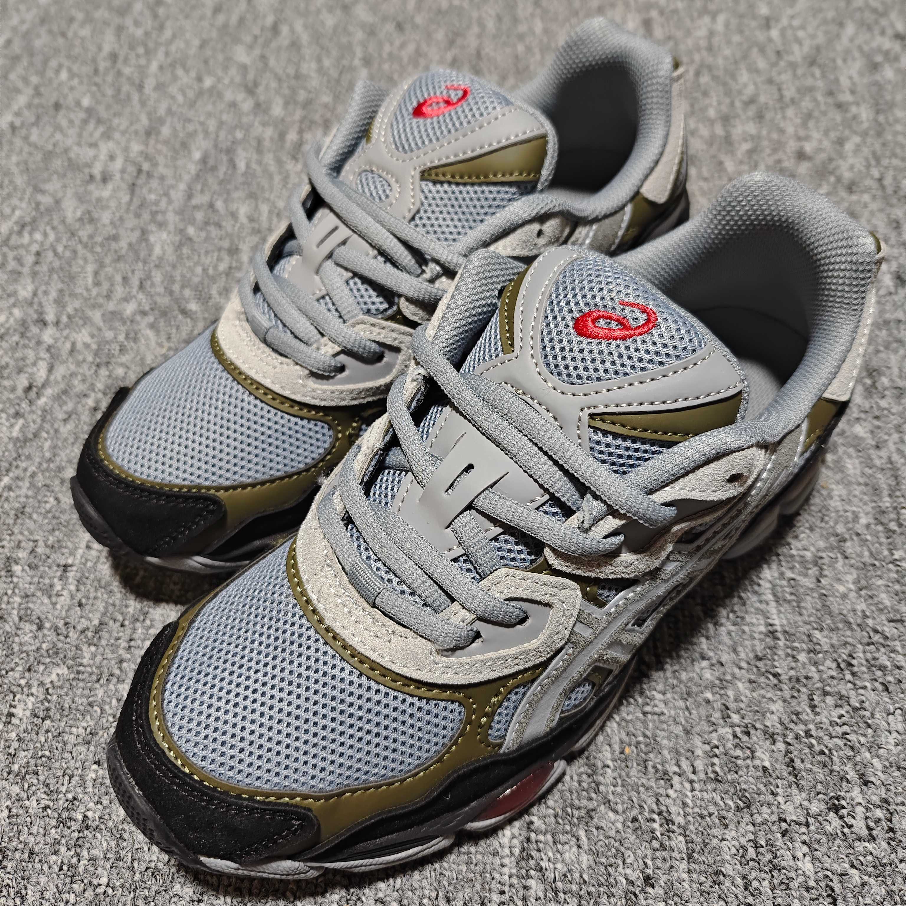   Asics 亚瑟士 GEL-NYC 低帮运动休闲跑步鞋 1203A383-024 外贸平台专供 大厂