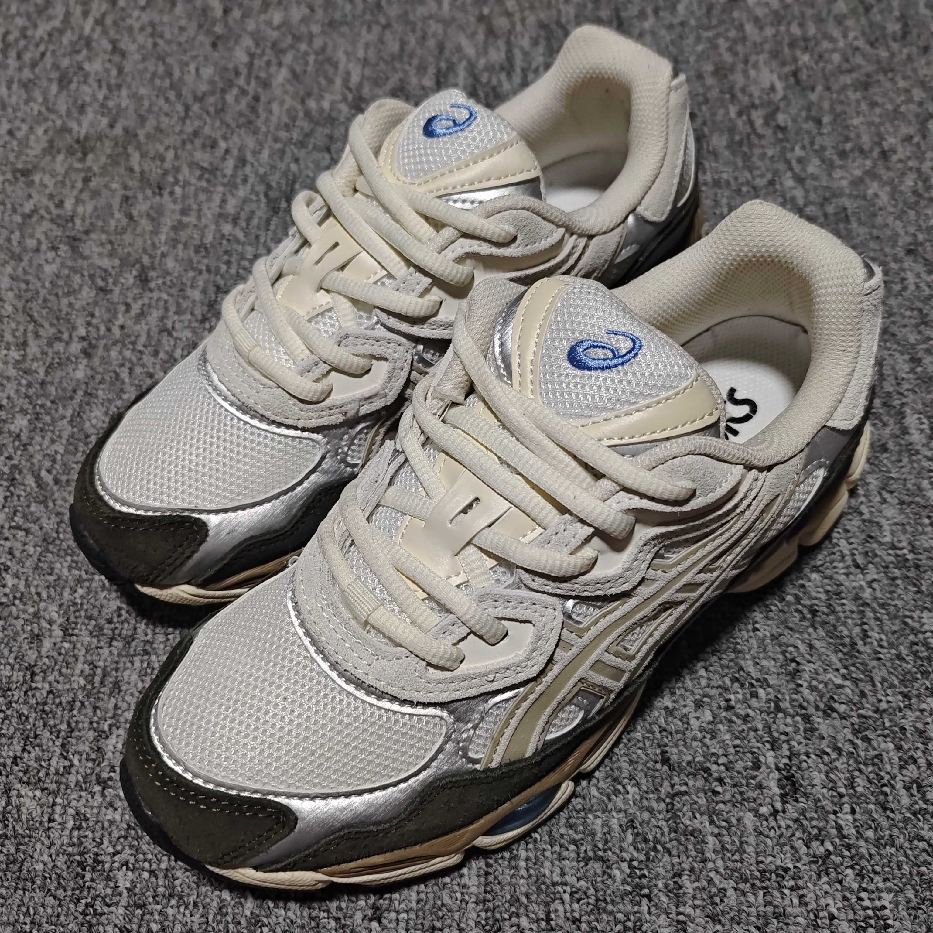   Asics 亚瑟士 GEL-NYC 低帮运动休闲跑步鞋 1203A383-103 外贸平台专供 大厂