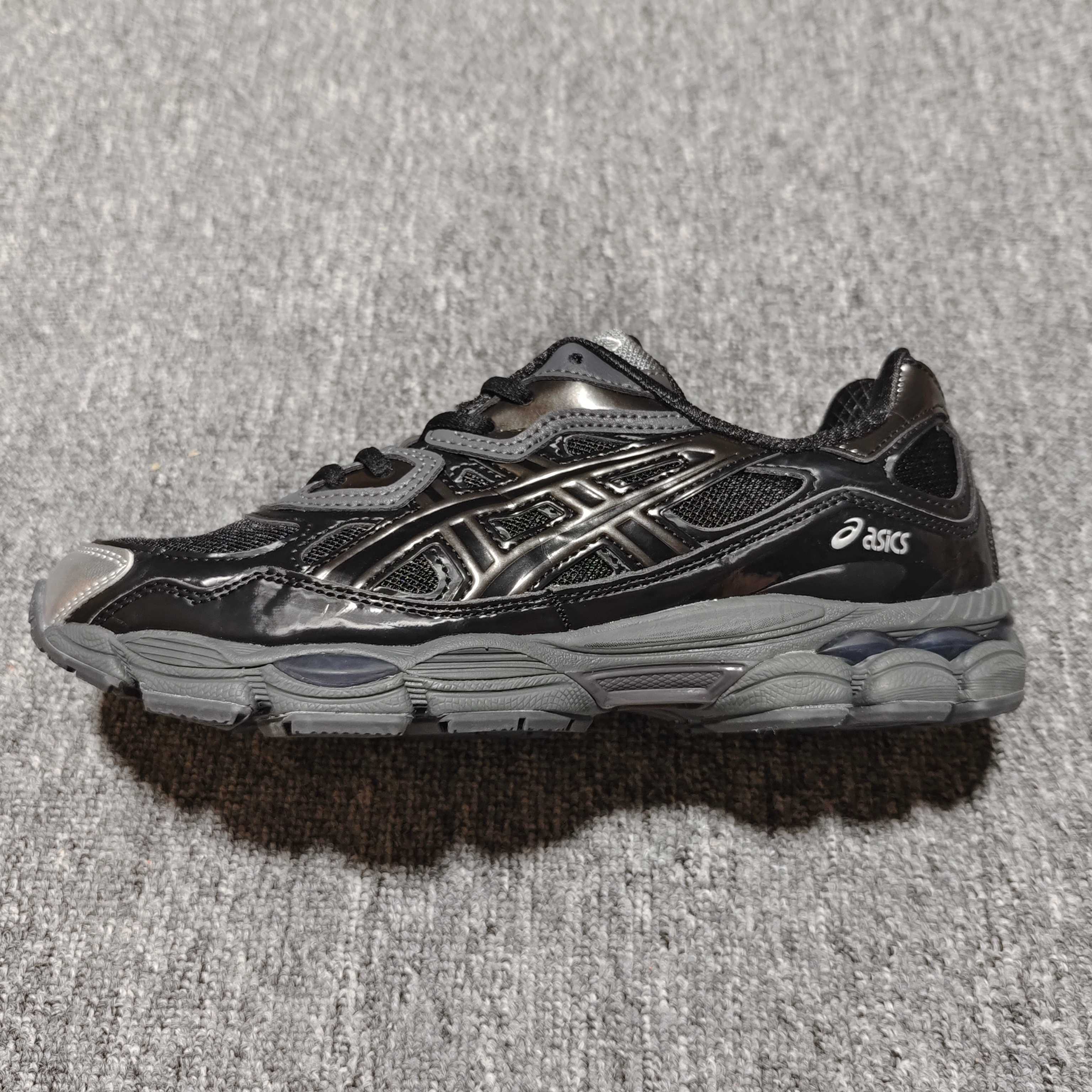   Asics 亚瑟士 GEL-NYC 低帮运动休闲跑步鞋 1203A571-001 外贸平台专供 大厂