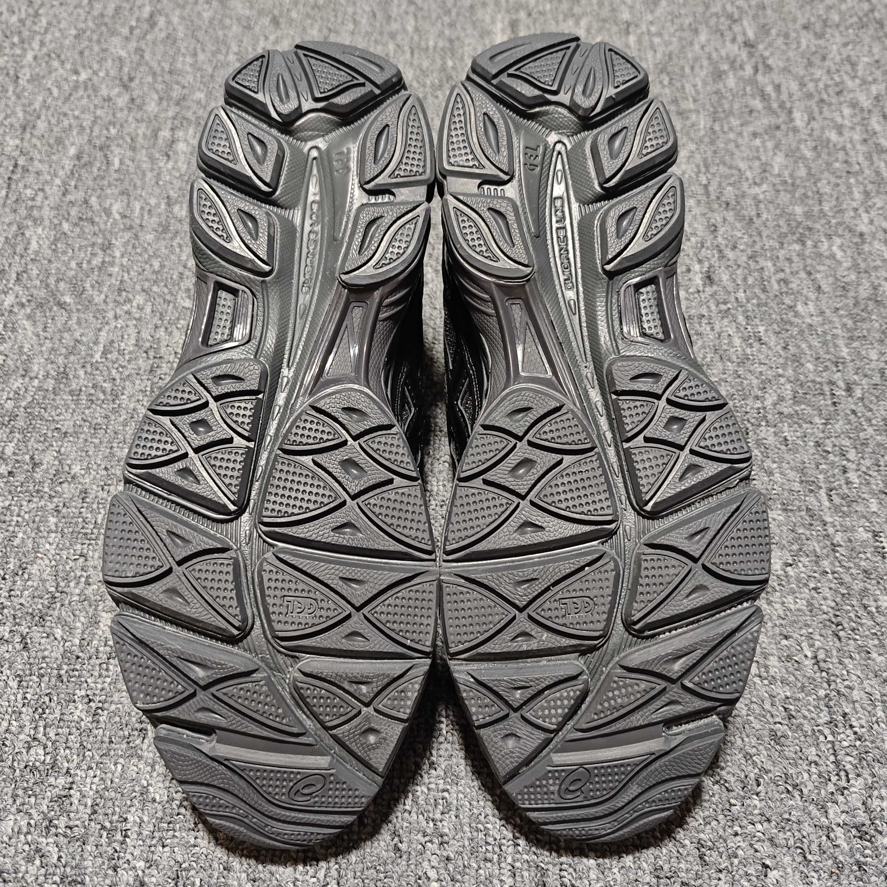   Asics 亚瑟士 GEL-NYC 低帮运动休闲跑步鞋 1203A571-001 外贸平台专供 大厂