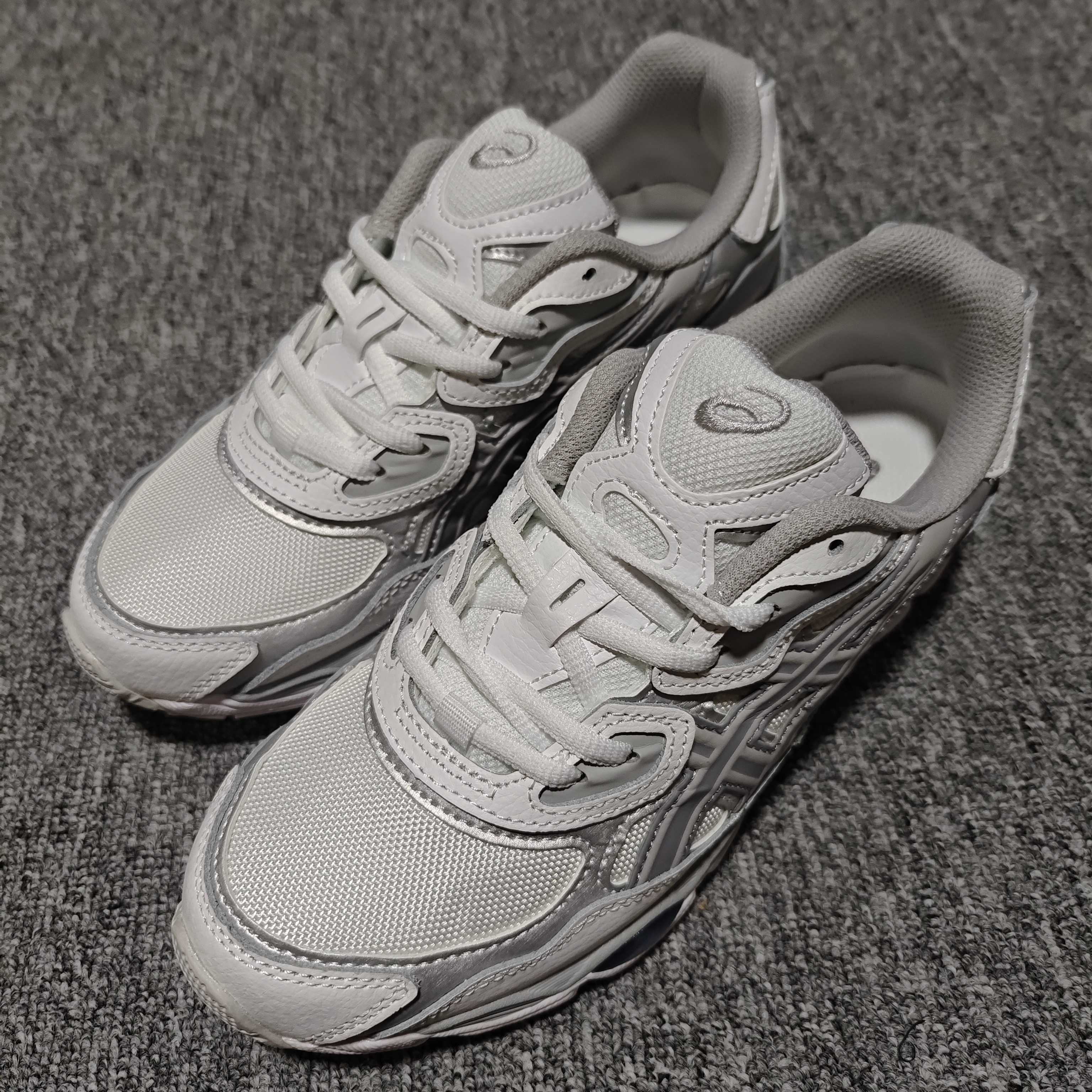   Asics 亚瑟士 GEL-NYC 低帮运动休闲跑步鞋 1203A280-100 外贸平台专供 大厂