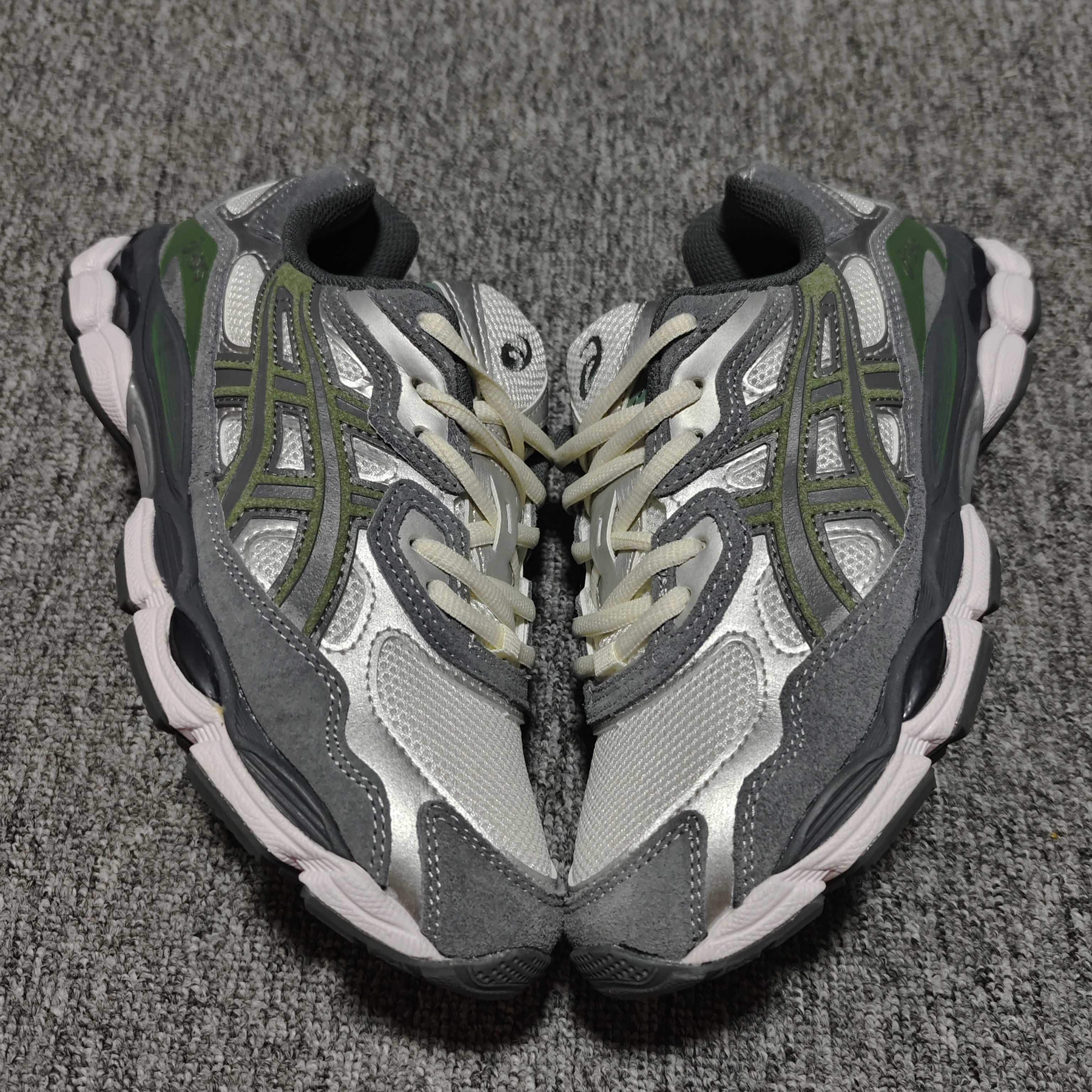   Asics 亚瑟士 GEL-NYC 低帮运动休闲跑步鞋 1203A383-101 外贸平台专供 大厂