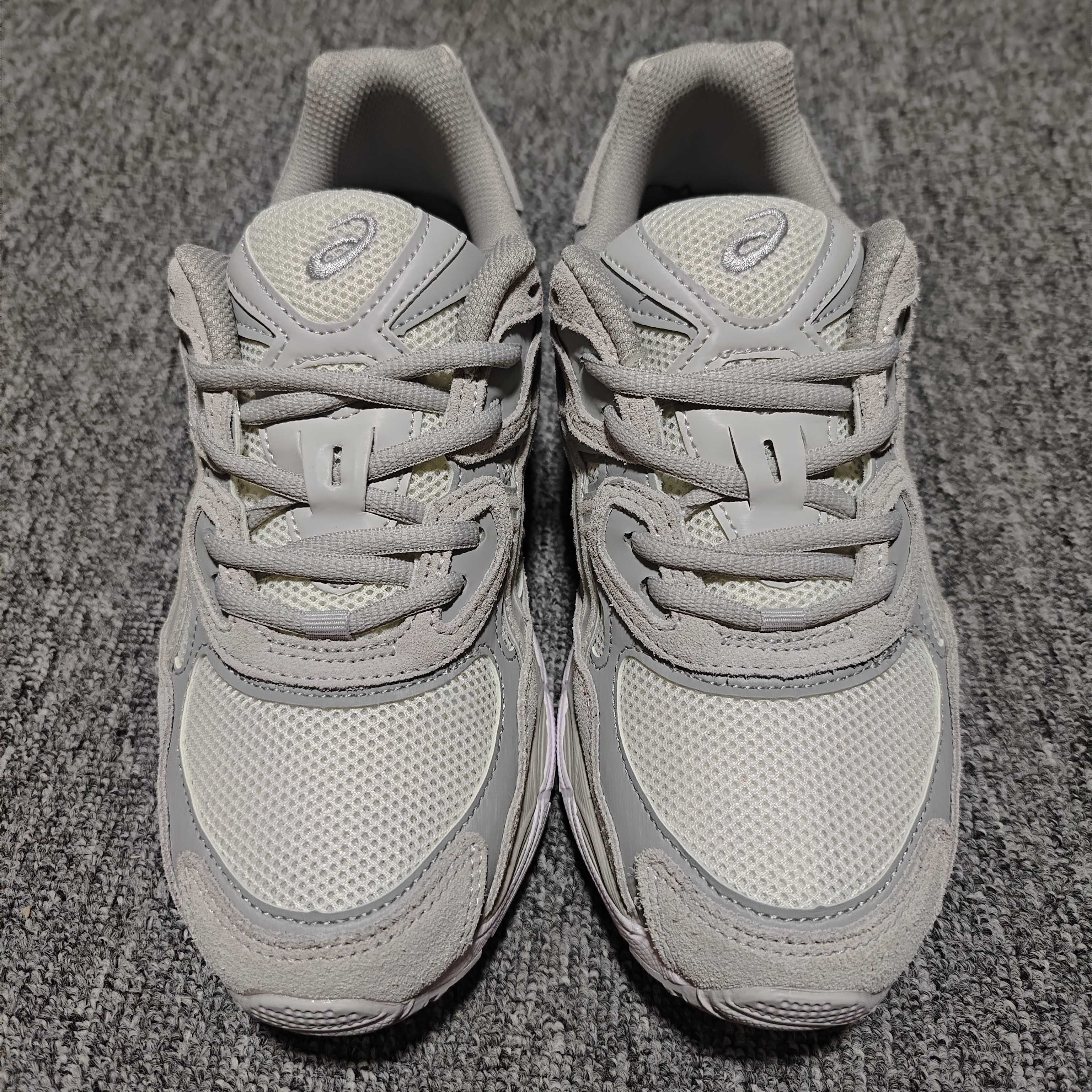   Asics 亚瑟士 GEL-NYC 低帮运动休闲跑步鞋 1203A663-101 外贸平台专供 大厂
