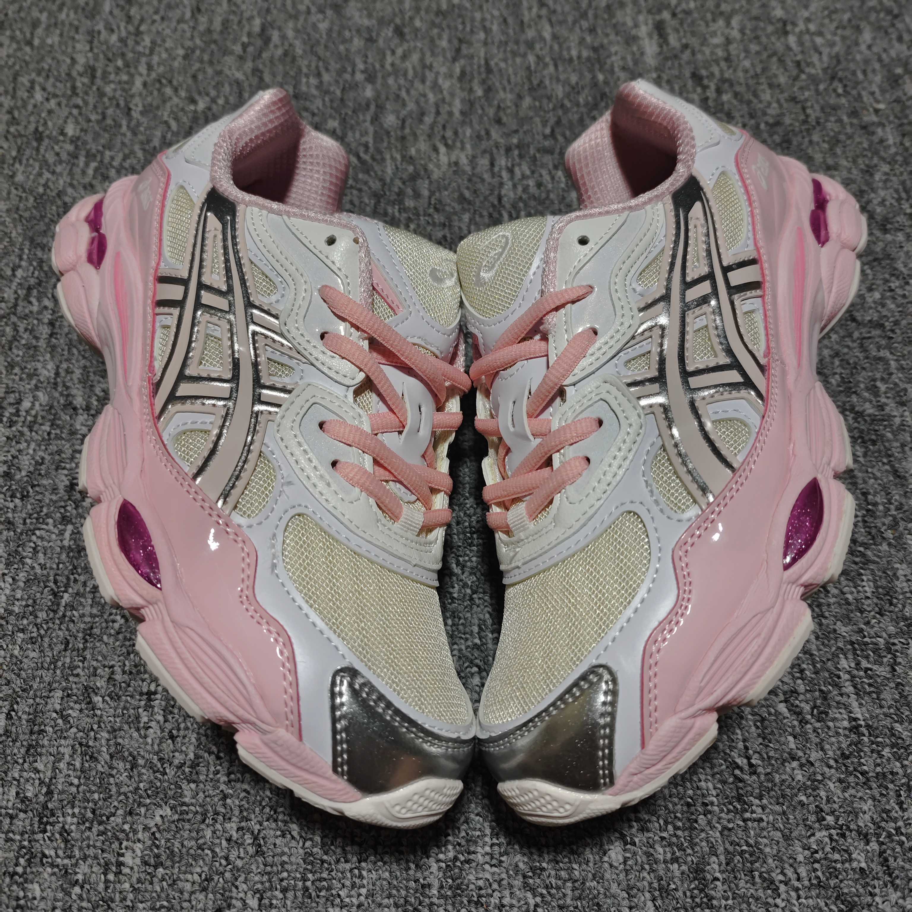   Asics 亚瑟士 GEL-NYC 低帮运动休闲跑步鞋 1203A571-100 外贸平台专供 大厂