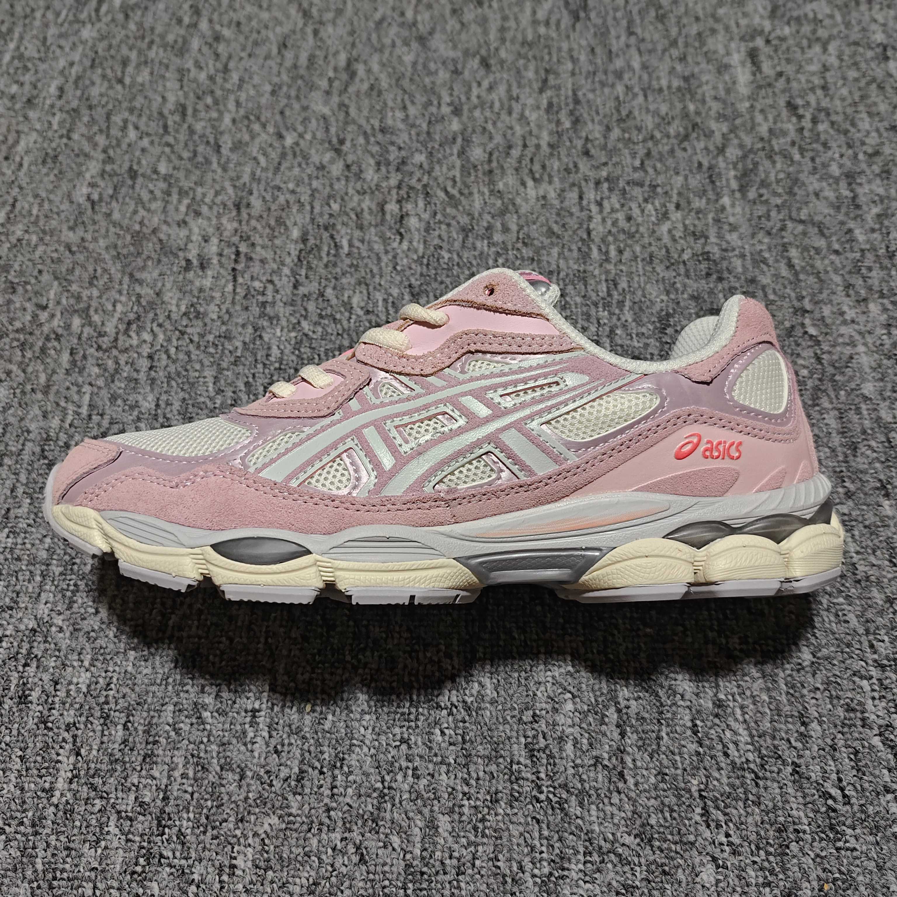   Asics 亚瑟士 GEL-NYC 低帮运动休闲跑步鞋 1203A383-106 外贸平台专供 大厂