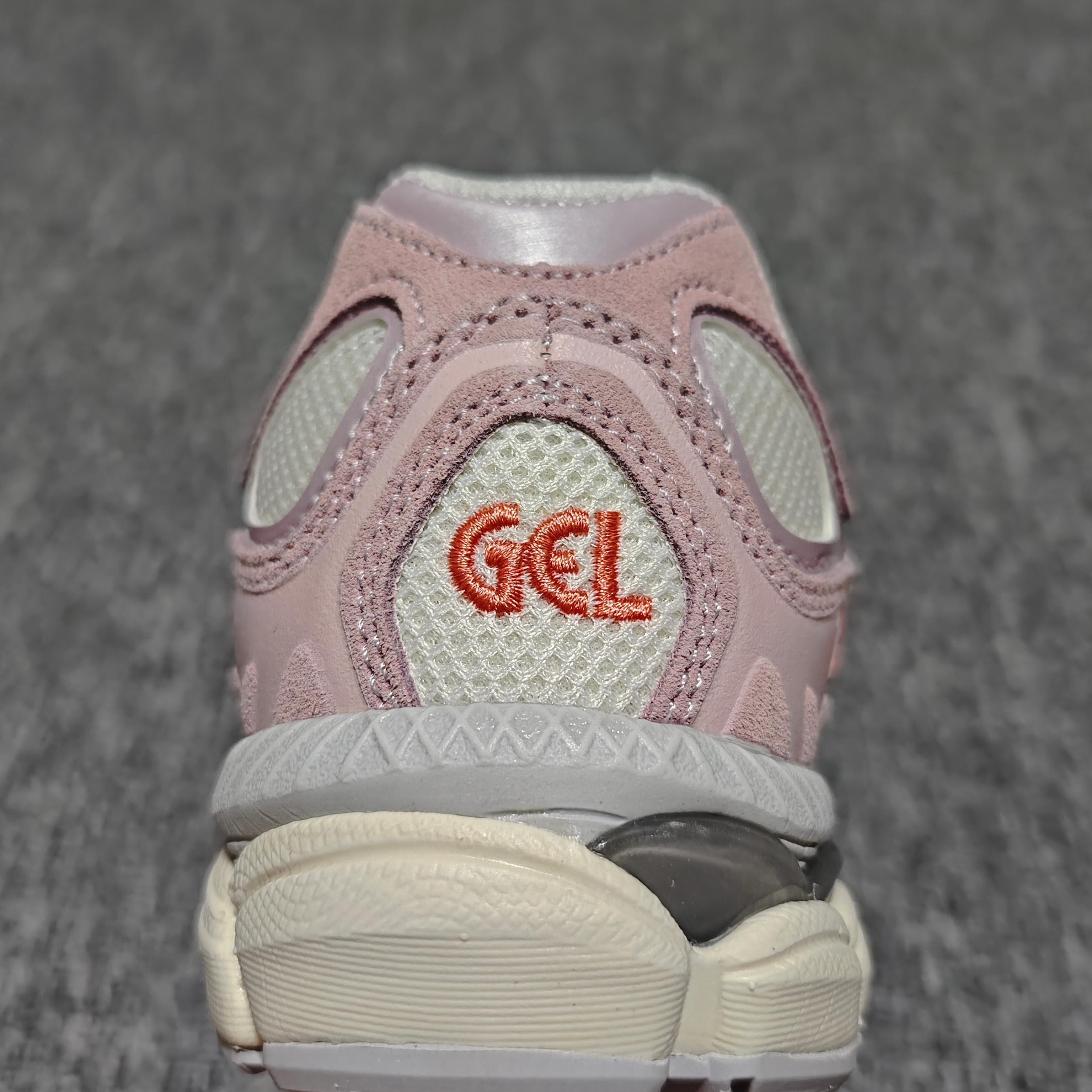   Asics 亚瑟士 GEL-NYC 低帮运动休闲跑步鞋 1203A383-106 外贸平台专供 大厂