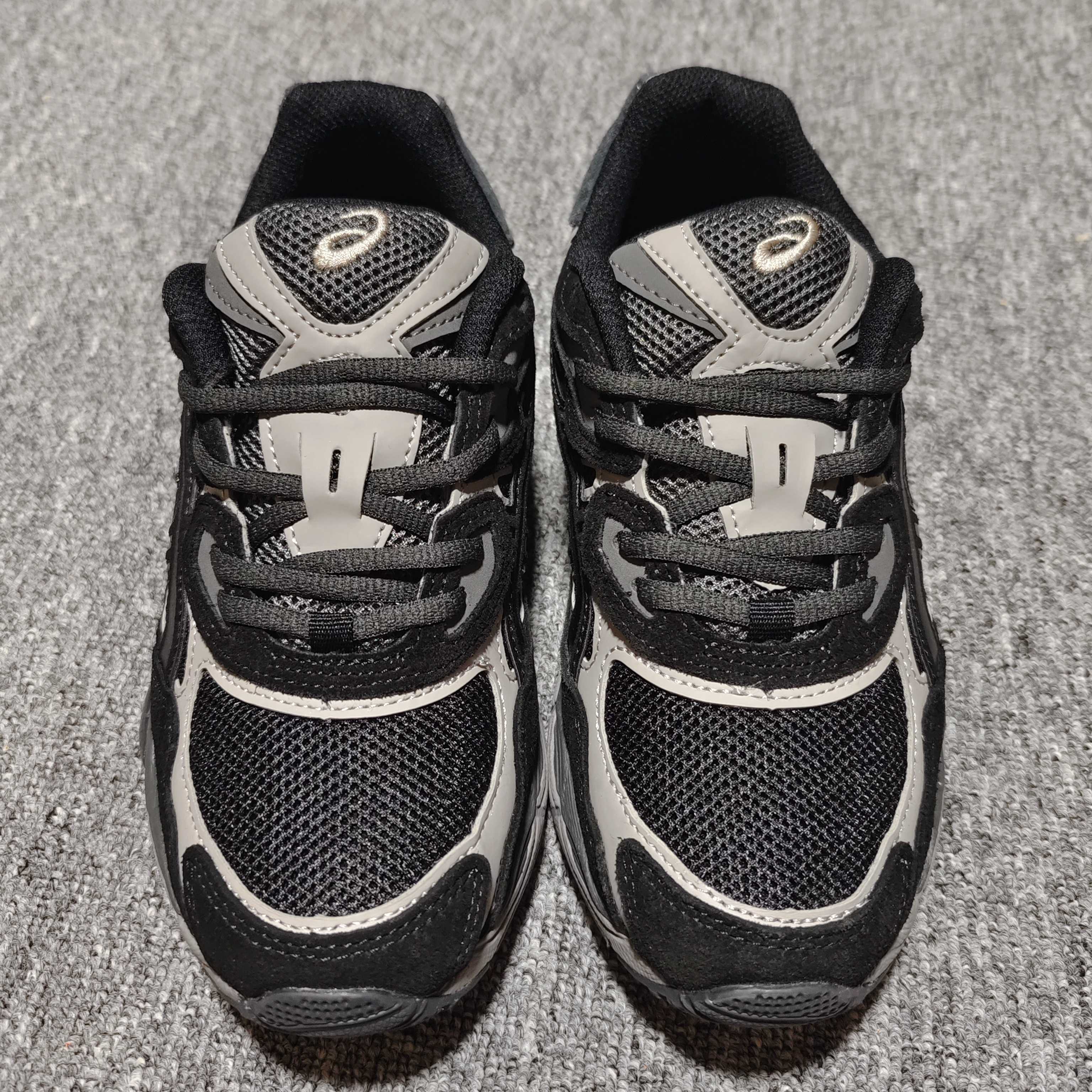  Asics 亚瑟士 GEL-NYC 低帮运动休闲跑步鞋 1201A789-020 外贸平台专供 大厂