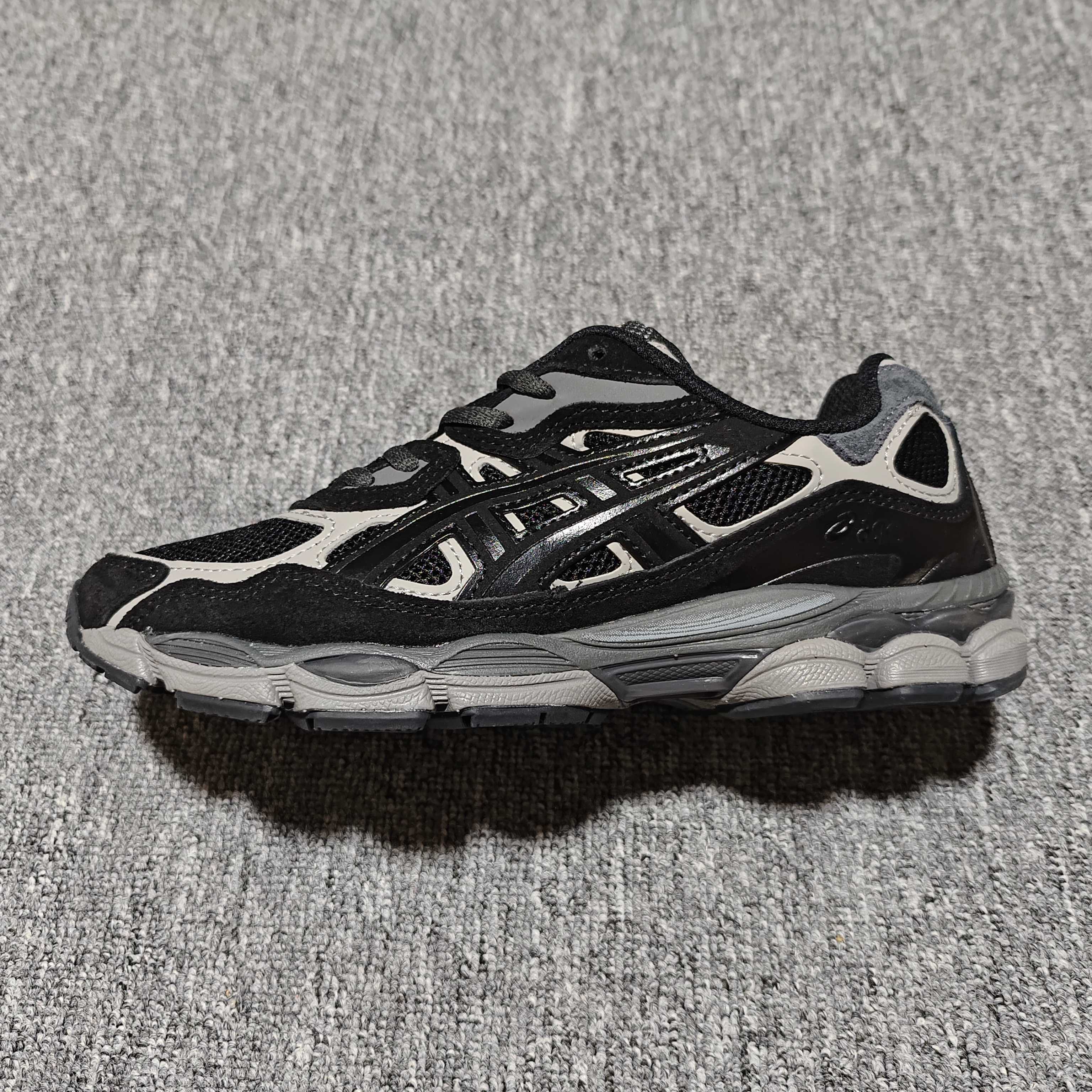  Asics 亚瑟士 GEL-NYC 低帮运动休闲跑步鞋 1201A789-020 外贸平台专供 大厂