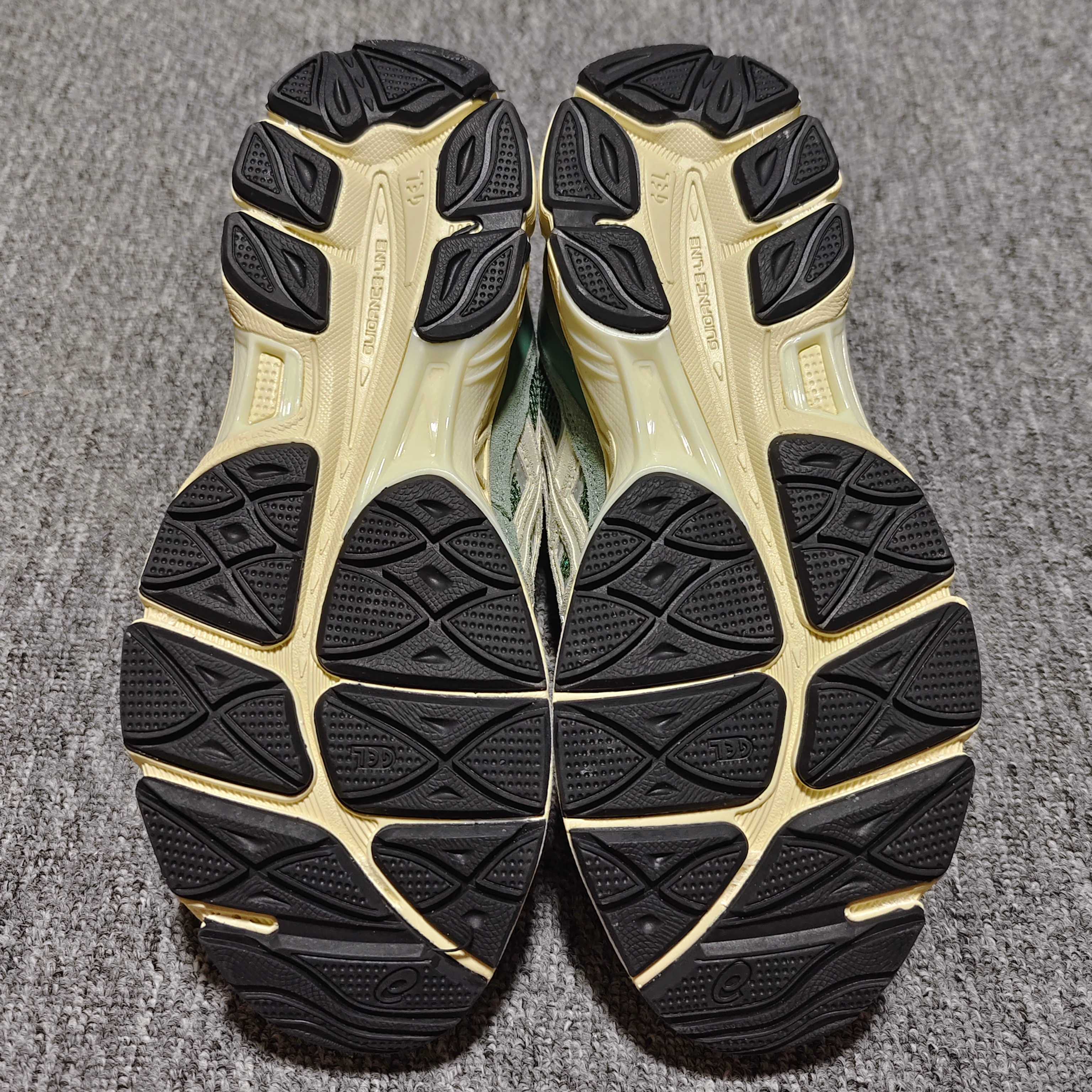   Asics 亚瑟士 GEL-NYC 低帮运动休闲跑步鞋 1203A383-302 外贸平台专供 大厂