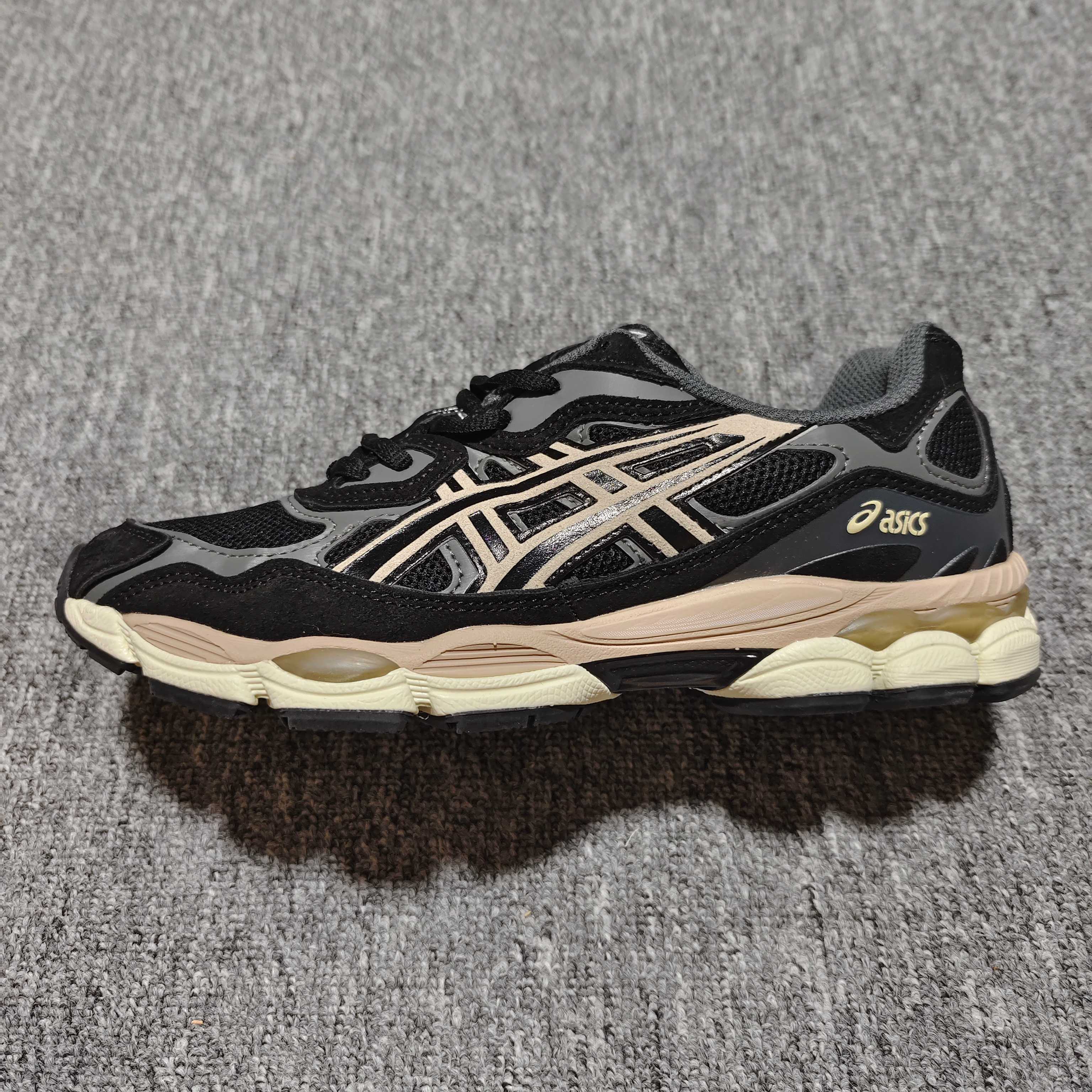   Asics 亚瑟士 GEL-NYC 低帮运动休闲跑步鞋 1203A663-002 外贸平台专供 大厂