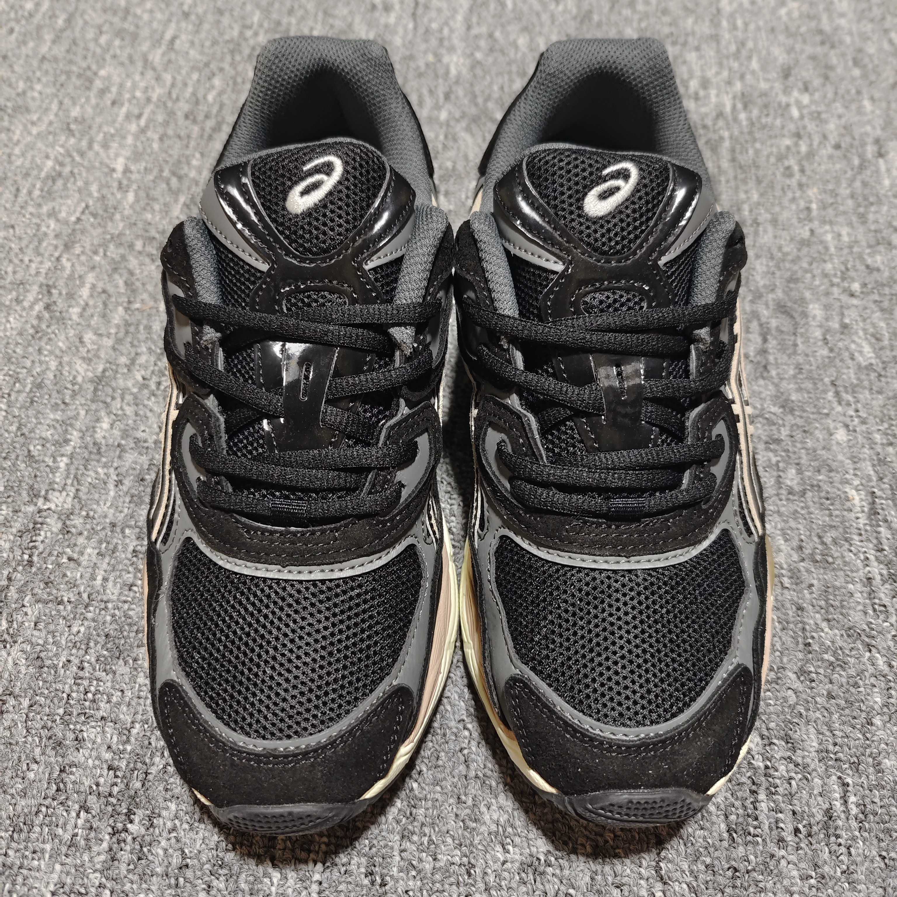   Asics 亚瑟士 GEL-NYC 低帮运动休闲跑步鞋 1203A663-002 外贸平台专供 大厂