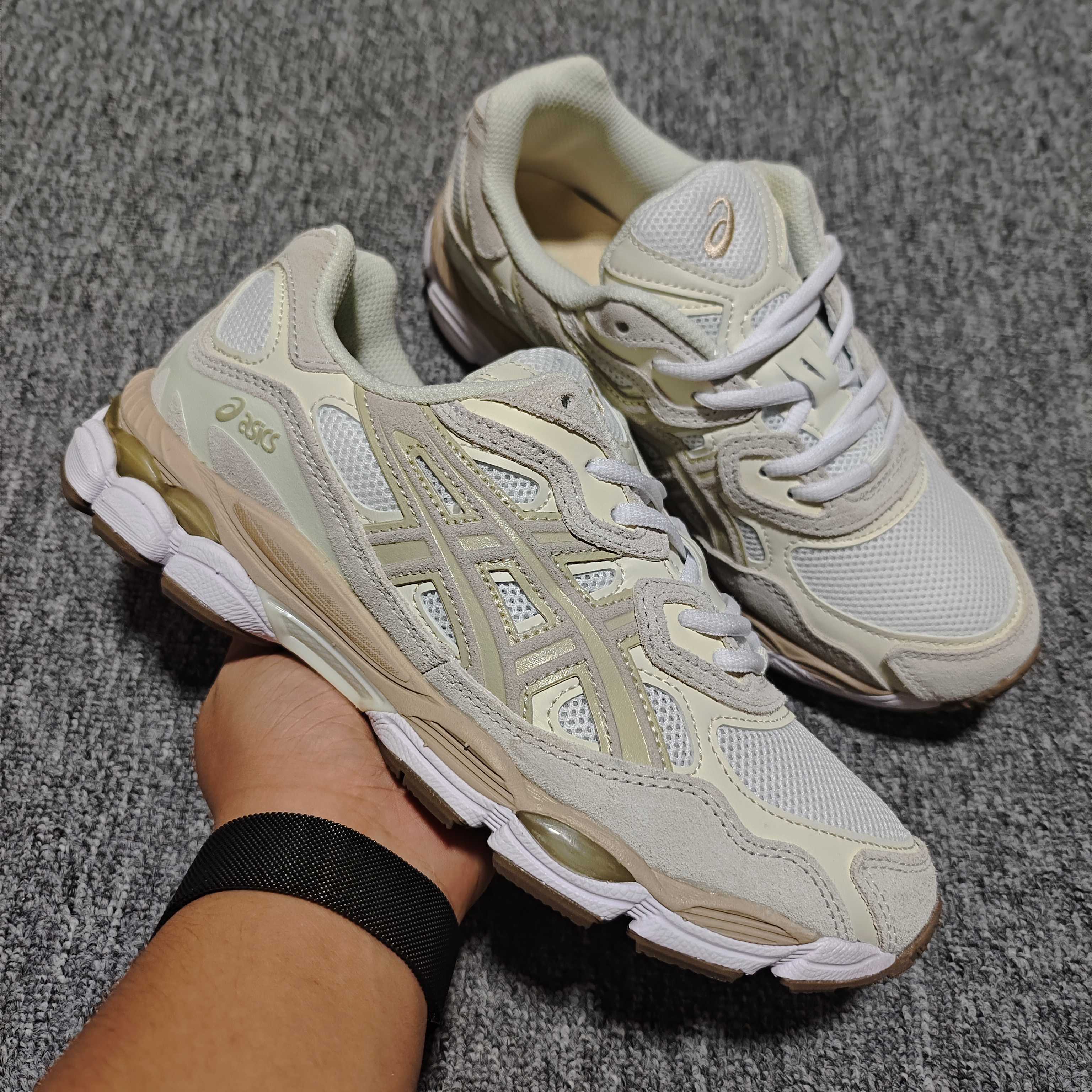   Asics 亚瑟士 GEL-NYC 低帮运动休闲跑步鞋 1203A663-102 外贸平台专供 大厂