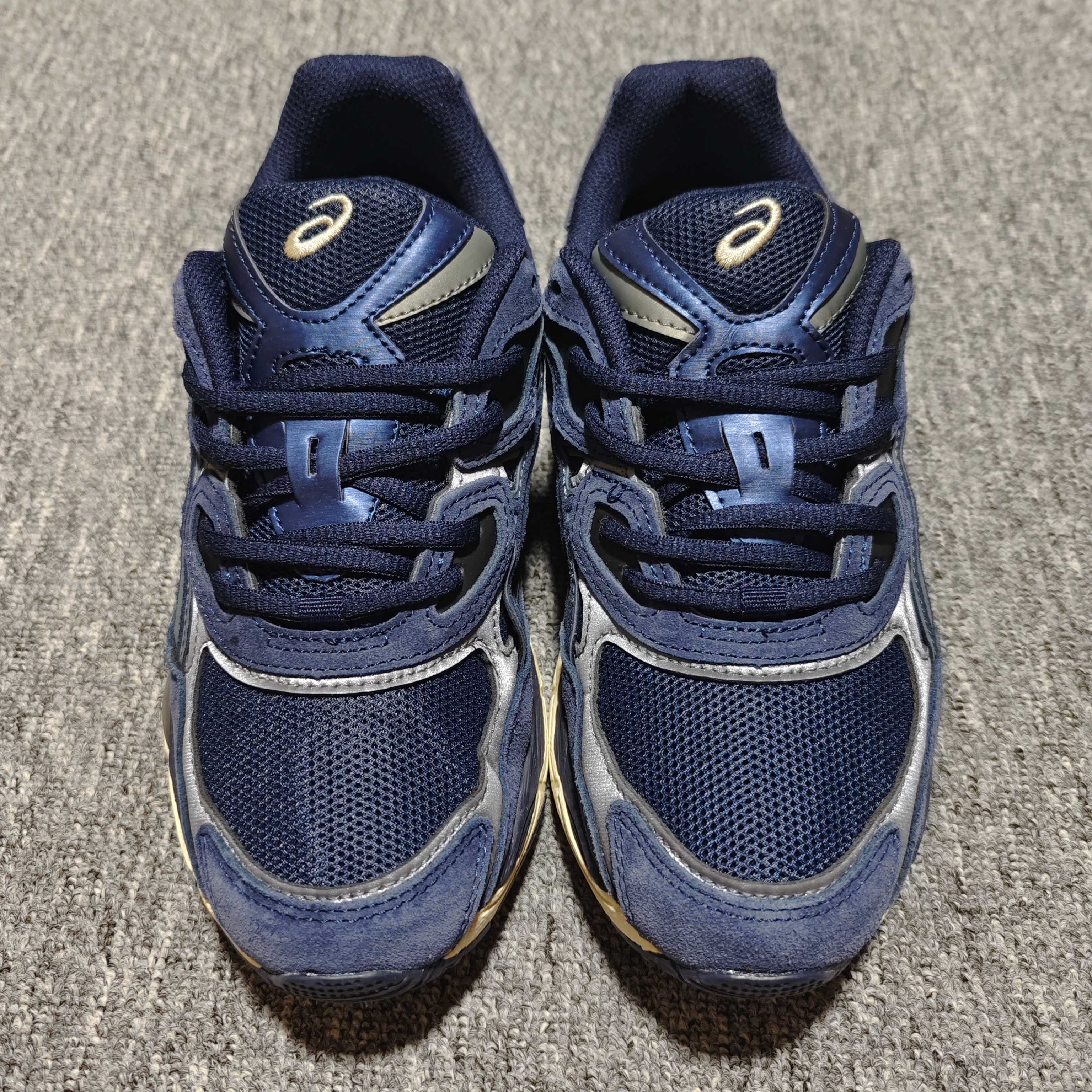   Asics 亚瑟士 GEL-NYC 低帮运动休闲跑步鞋 1203A383-401 外贸平台专供 大厂
