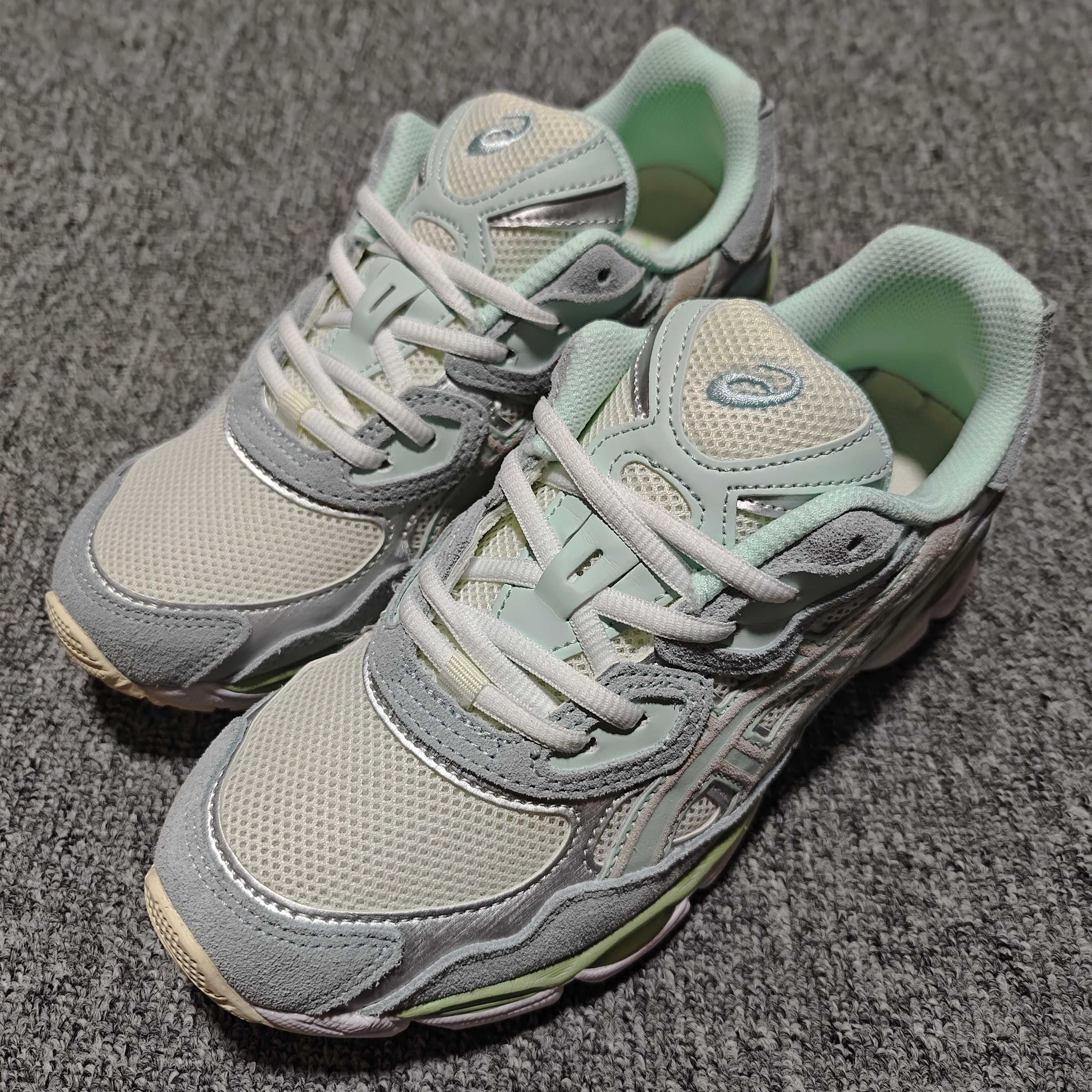  Asics 亚瑟士 GEL-NYC 低帮运动休闲跑步鞋 1203A383-100 外贸平台专供 大厂